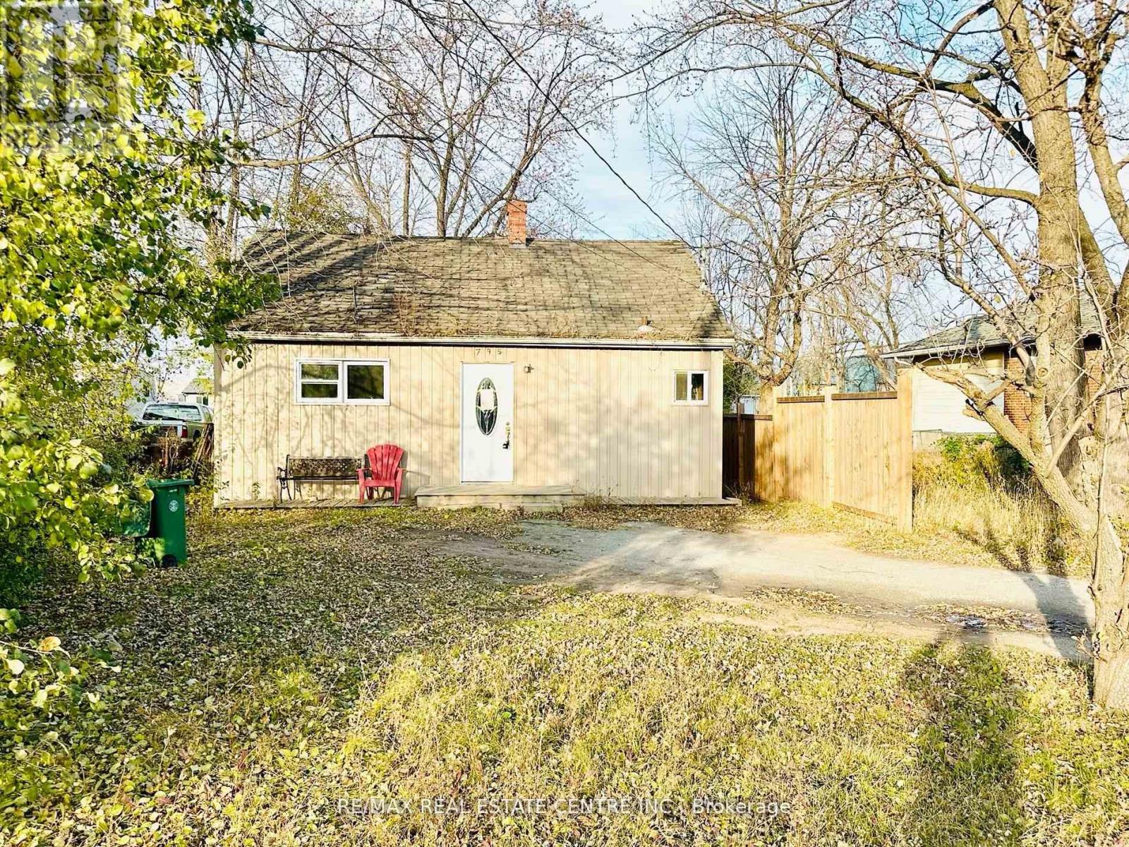 795 Barton St, Hamilton, ON L8E 5G6