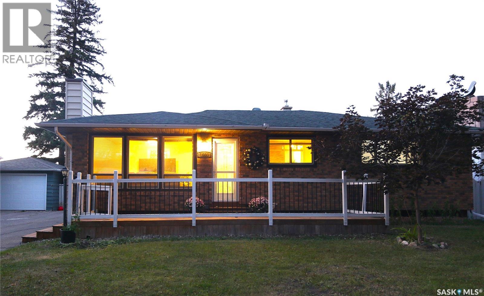 1500 Macpherson Ave, Regina, SK S4S 4C9