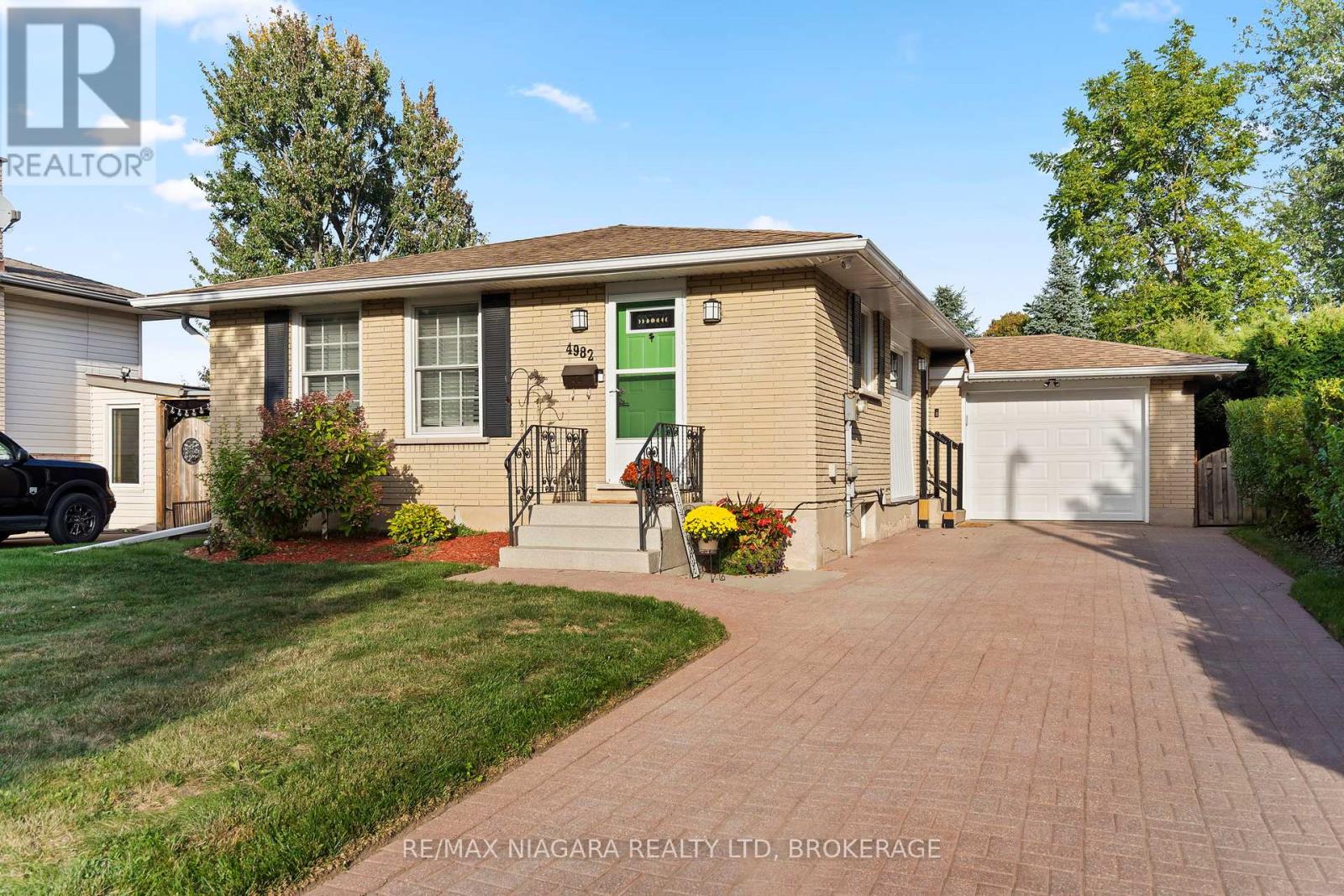 4982 Epsom Ct, Niagara Falls, ON L2H 1V9