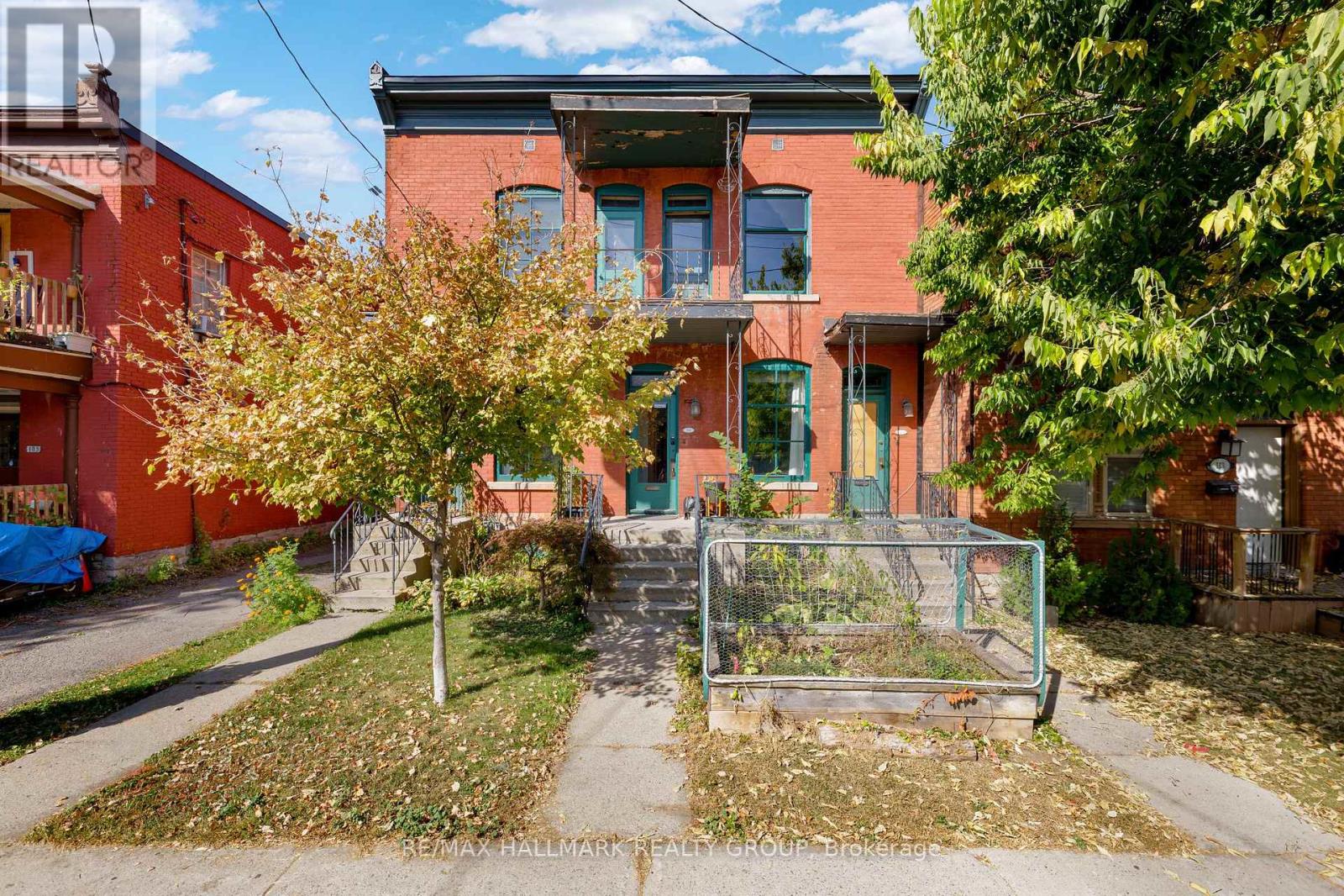 111 Guigues Ave, Ottawa, ON K1N 5H8