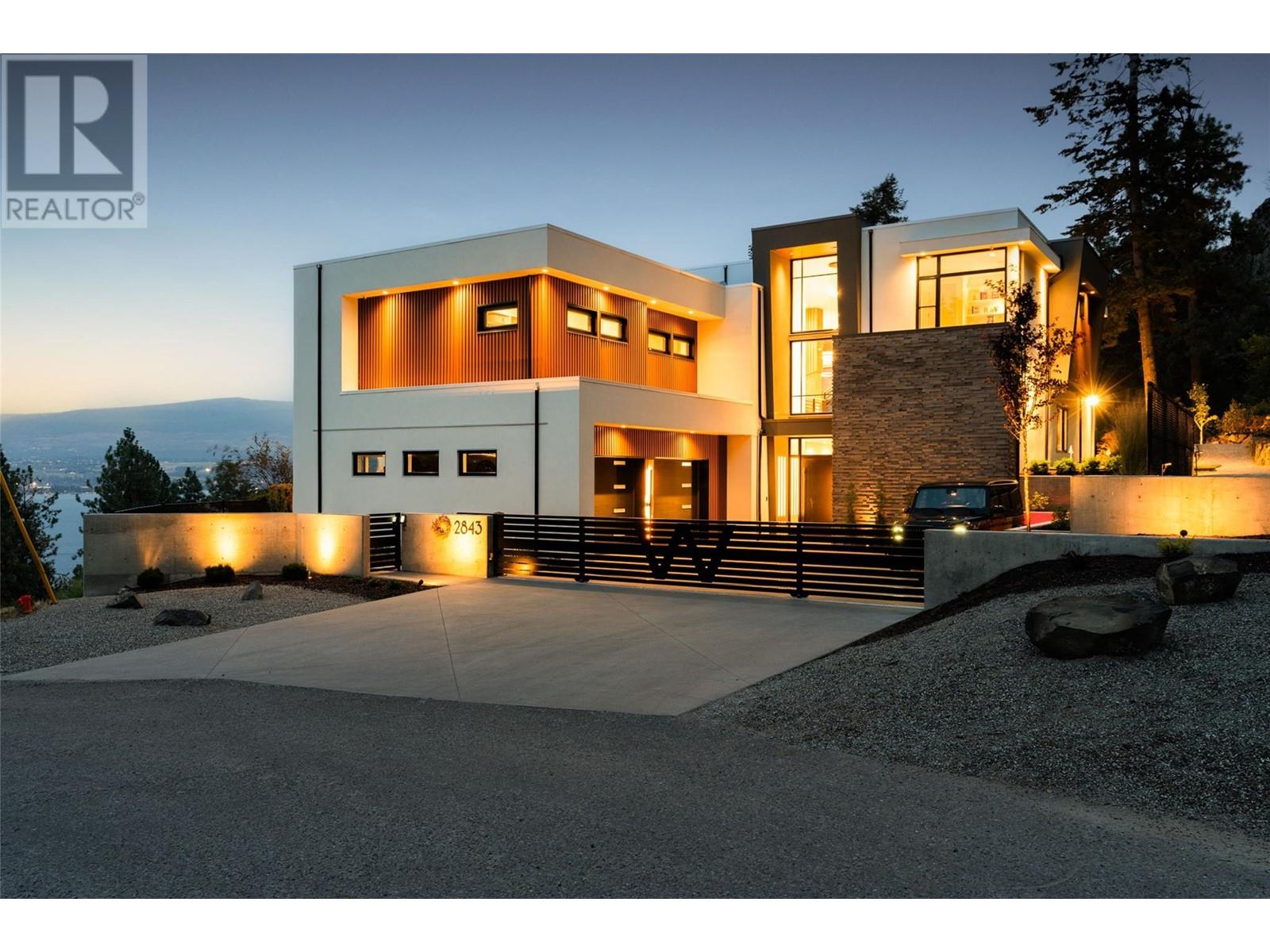 2843 Lakeridge Rd, West Kelowna, BC V1Z 1Y1