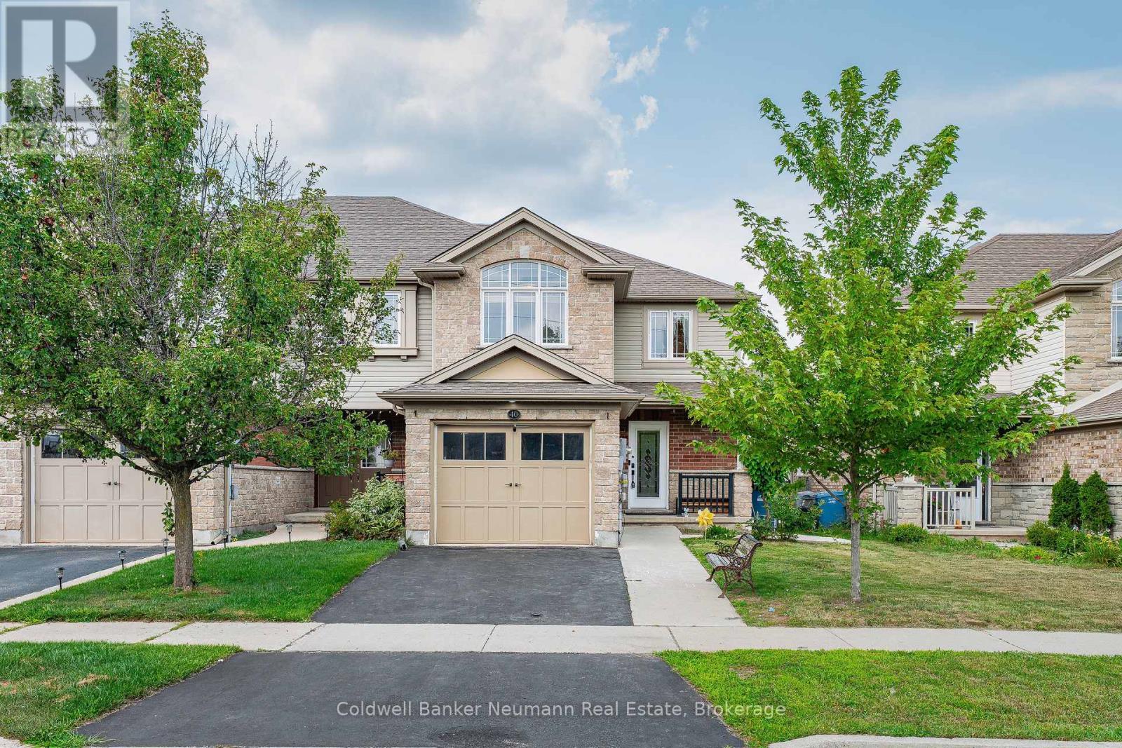 40 Laughland Ln, Guelph, ON N1L 0C9
