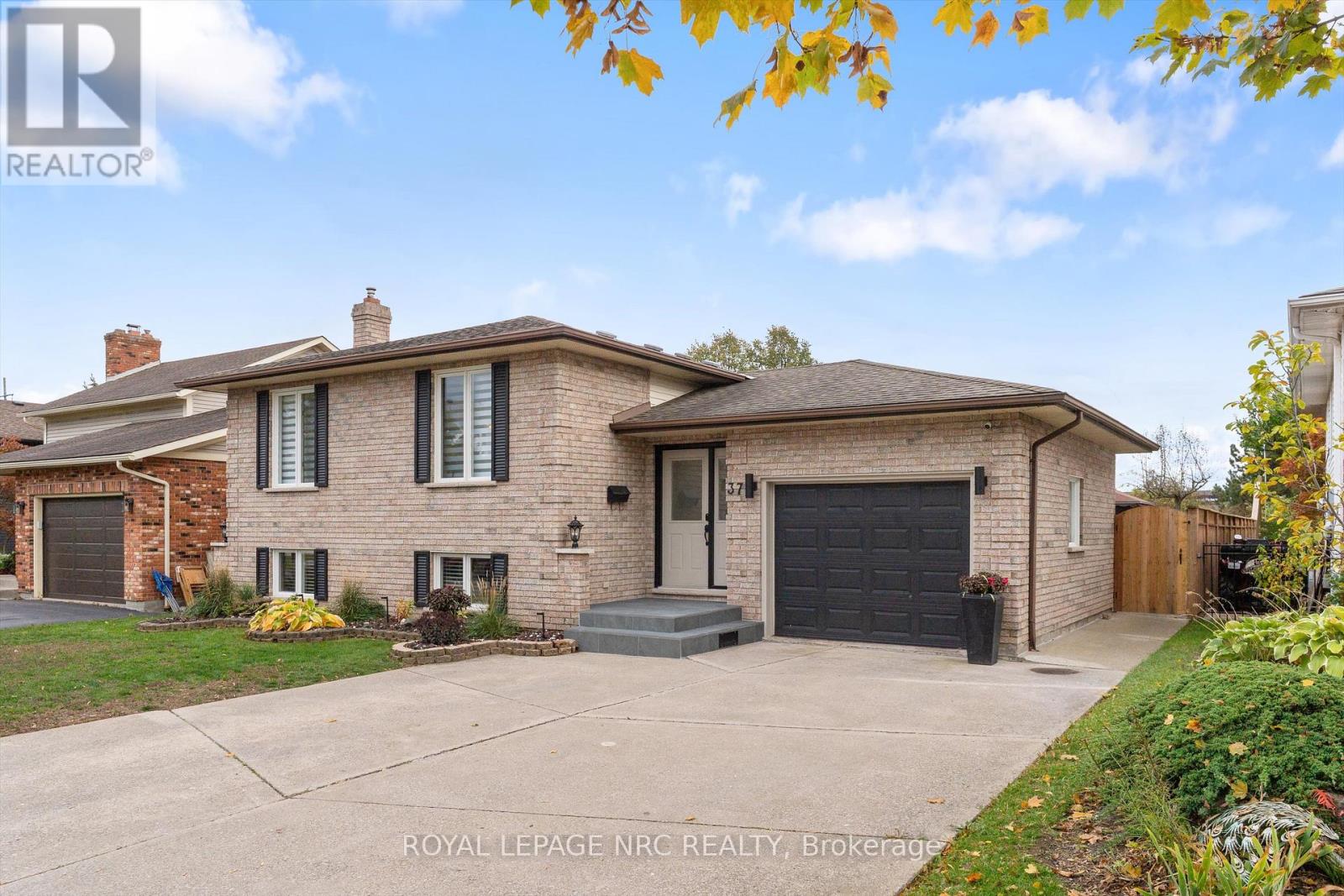 37 W Farmington Dr, St. Catharines, ON L2S 3S3