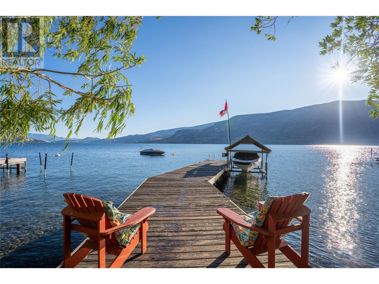 1988 Dewdney Rd, Kelowna, BC V1V 2C3