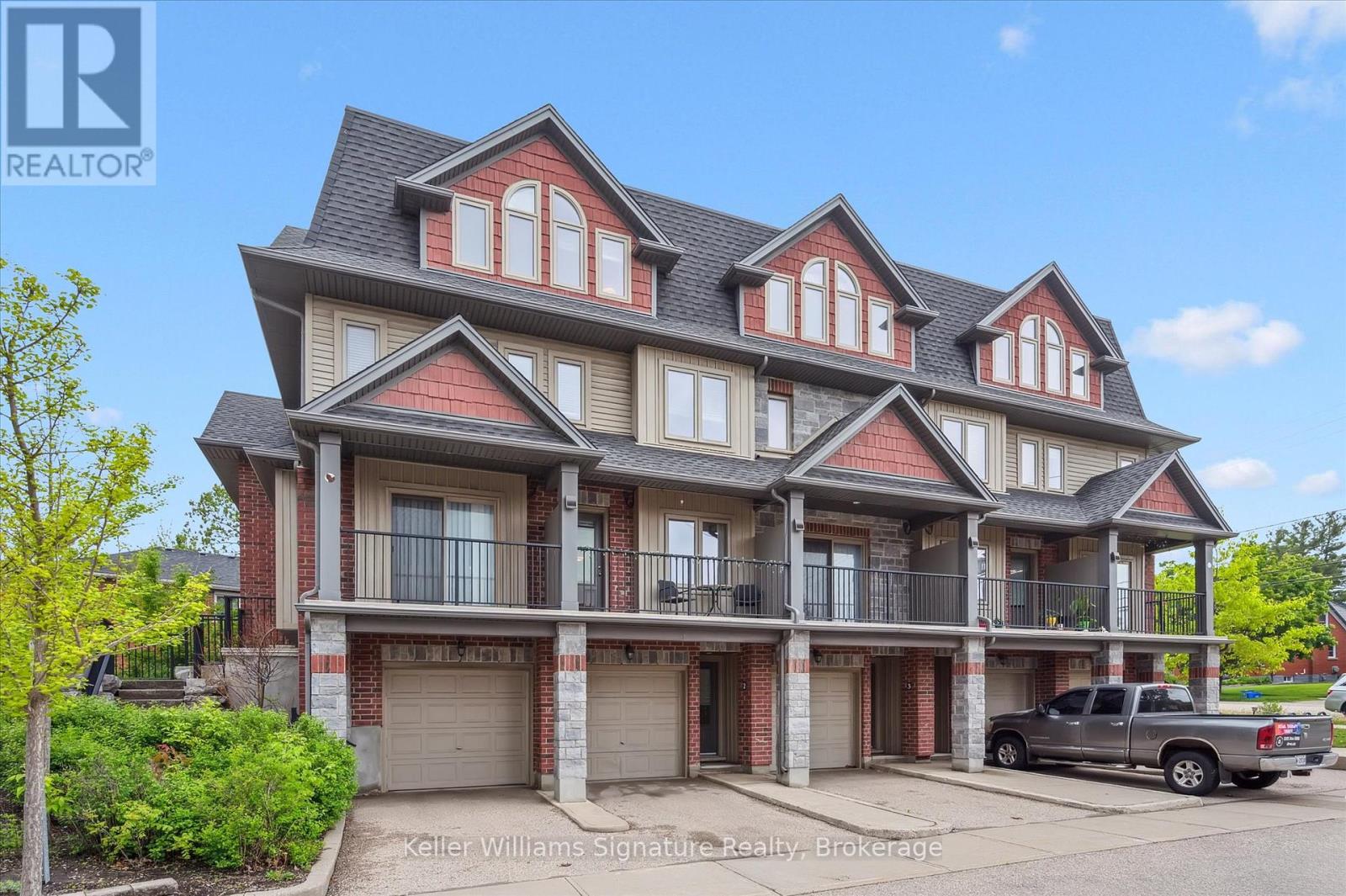 2 487 East Ave E, Kitchener, ON N2H 0A8