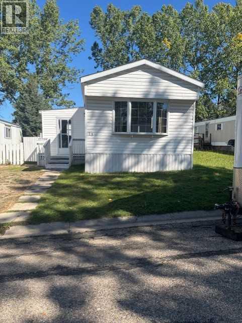 13 Westwood Ct, Innisfail, AB T4G 1S2