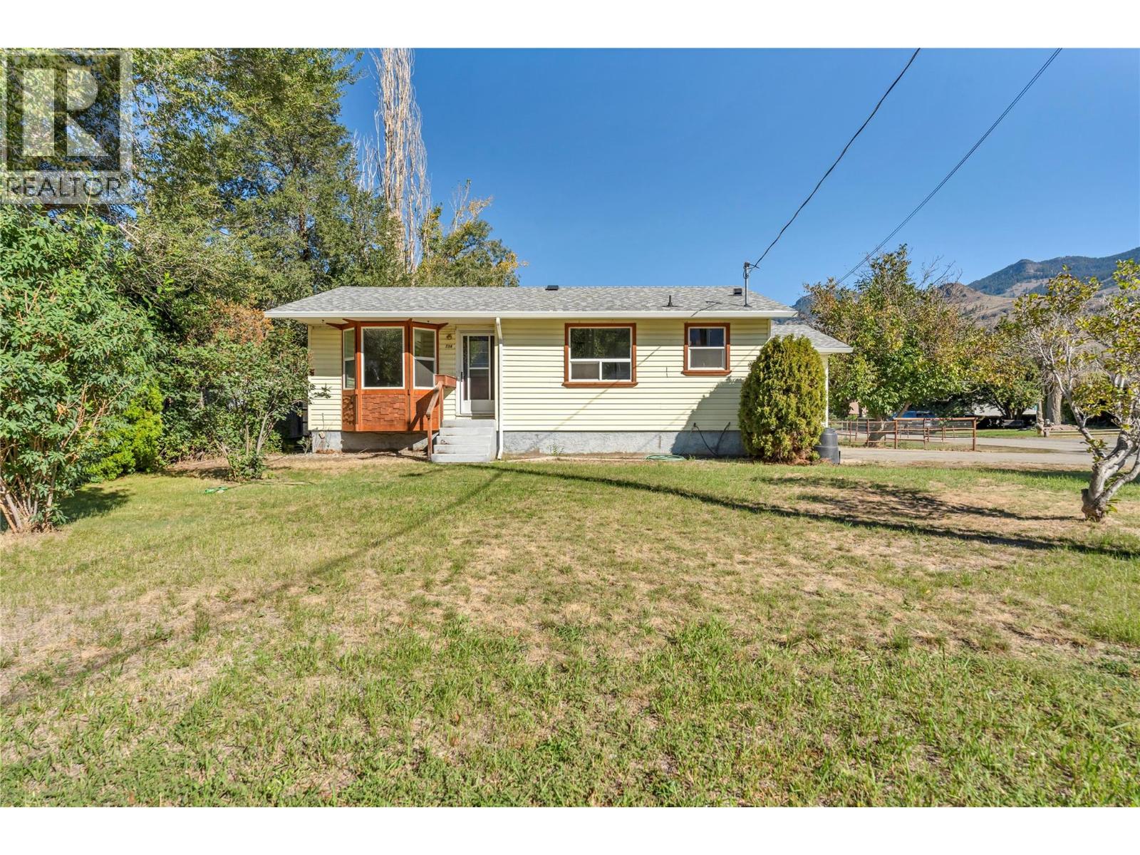 714 2 Avenue, Keremeos, BC V0X 1N2