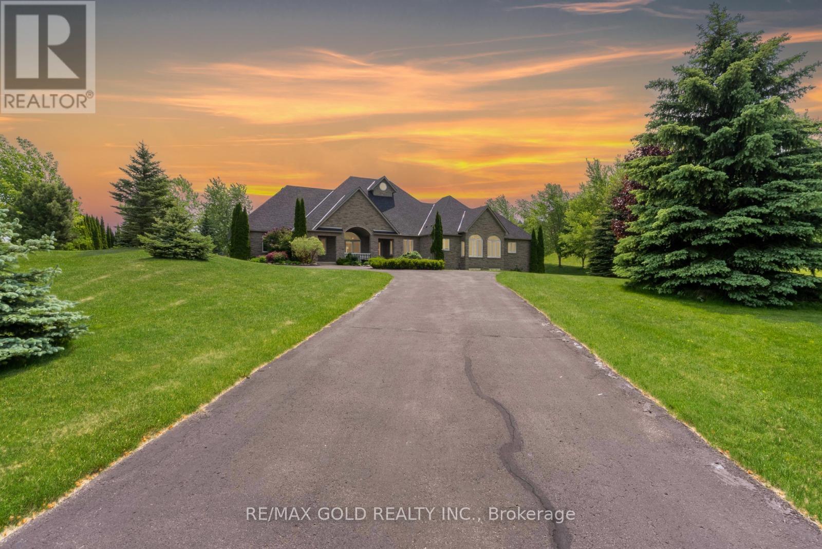 17 Highcrest Rd, Caledon, ON L7E 0C2