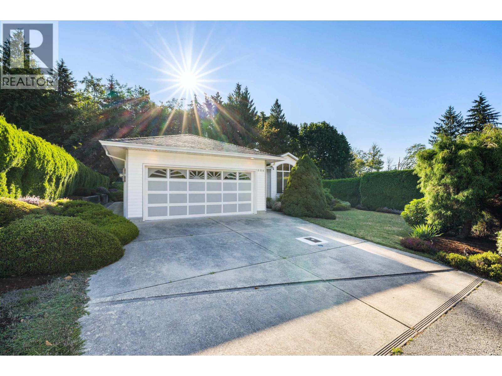6114 S Gale Ave, Sechelt, BC V7Z 0P9