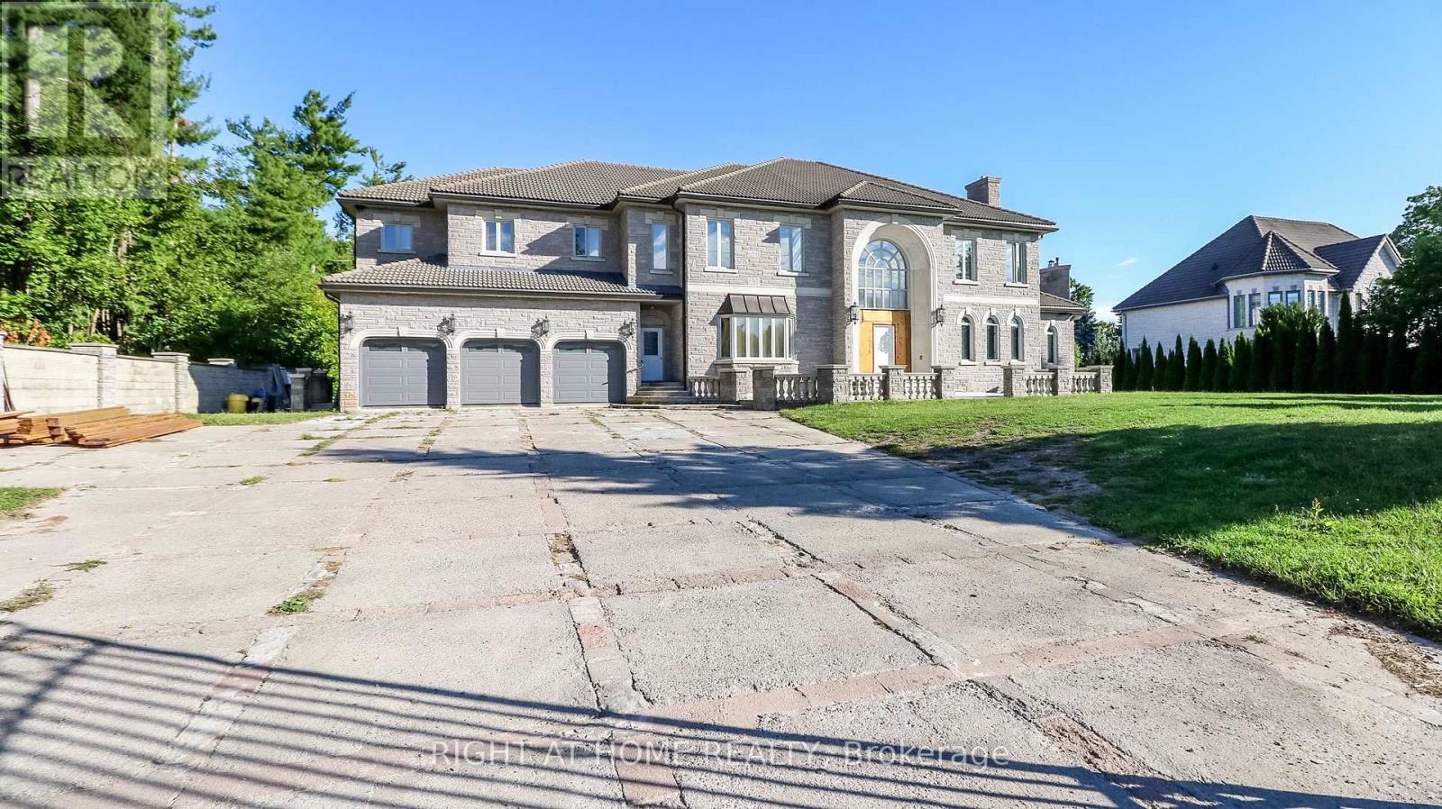 290 Tollendal Mill Rd, Barrie, ON L4N 7S6