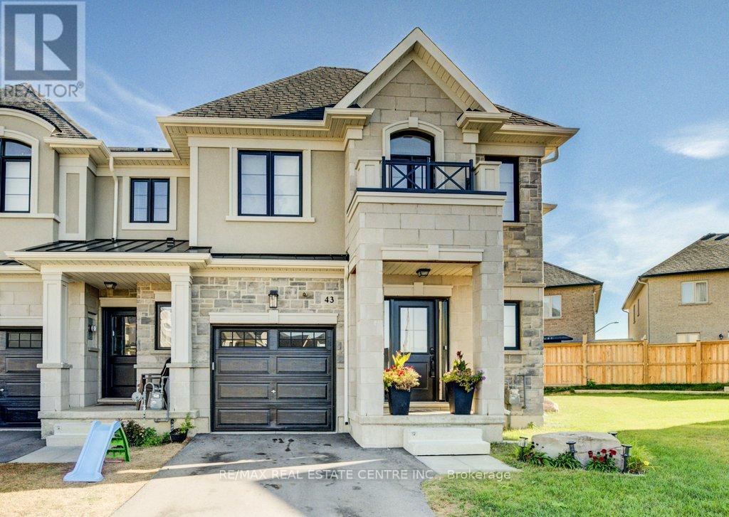 43 Genoa Dr, Hamilton, ON L9B 2K8