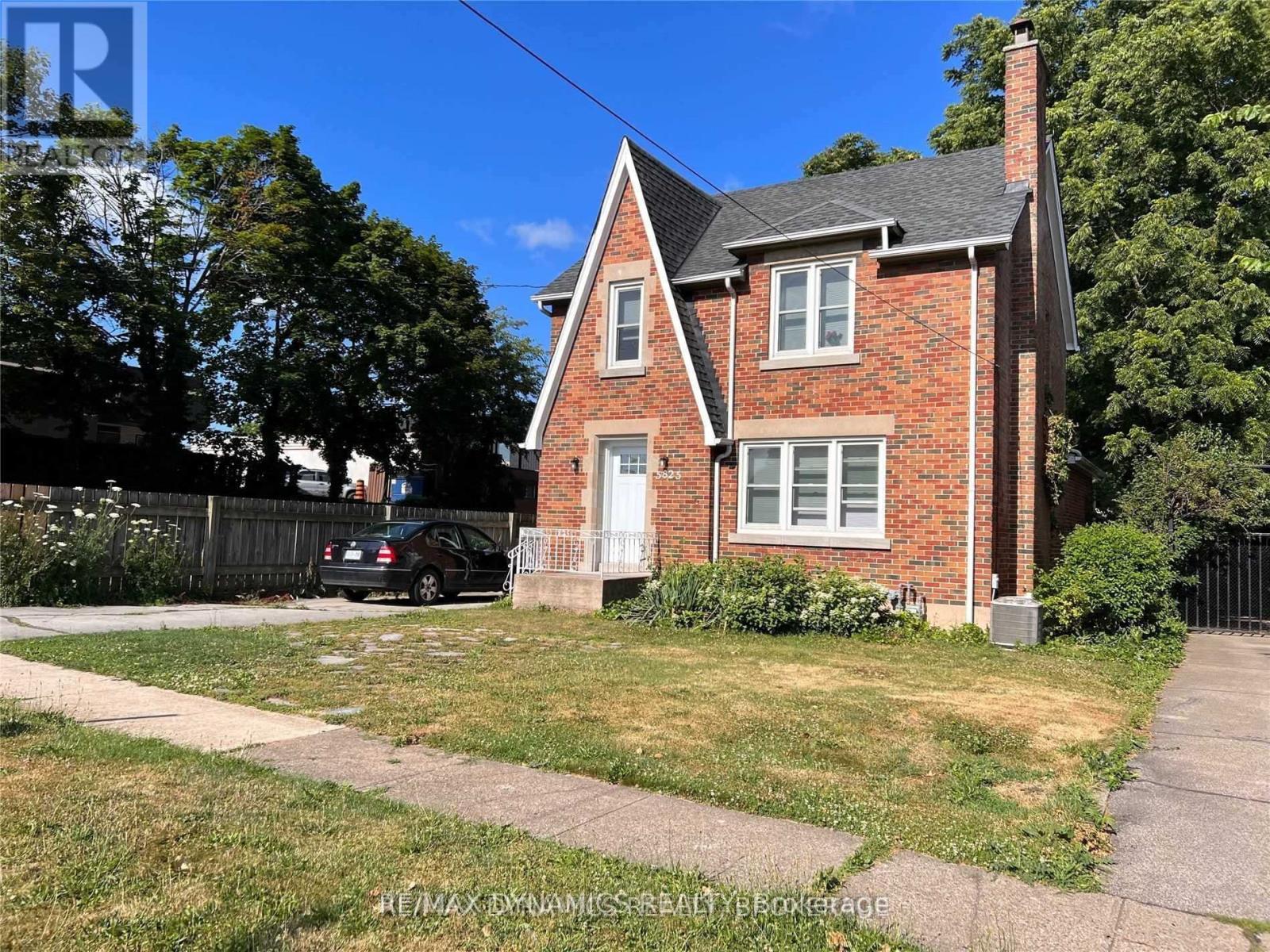 5825 Depew Ave, Niagara Falls, ON L2G 5M2