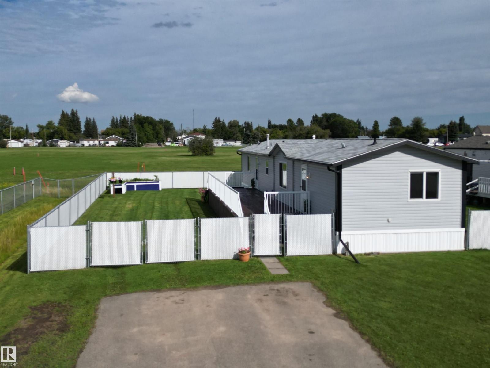 5220 44 Avenue #41, Calmar, AB T0C 0V0