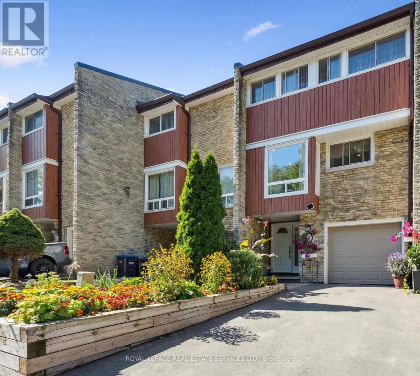 24 915 Inverhouse Dr, Mississauga, ON L5J 4B2