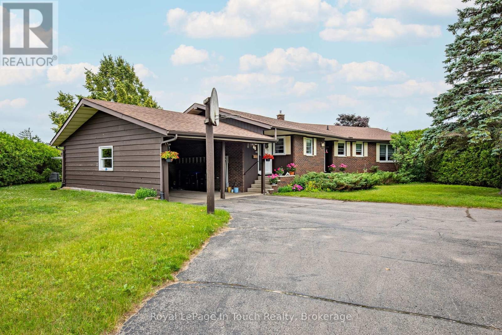 40 Payette Dr, Penetanguishene, ON L9M 1H5