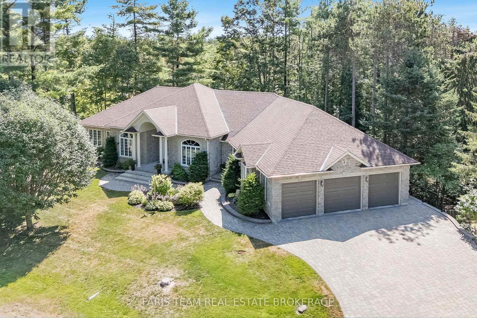 7 Highland Dr, Oro-Medonte, ON L0L 2L0