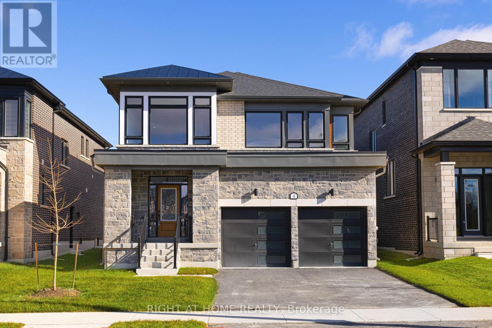 8 Nicort Rd, Wasaga Beach, ON L9Z 0N4