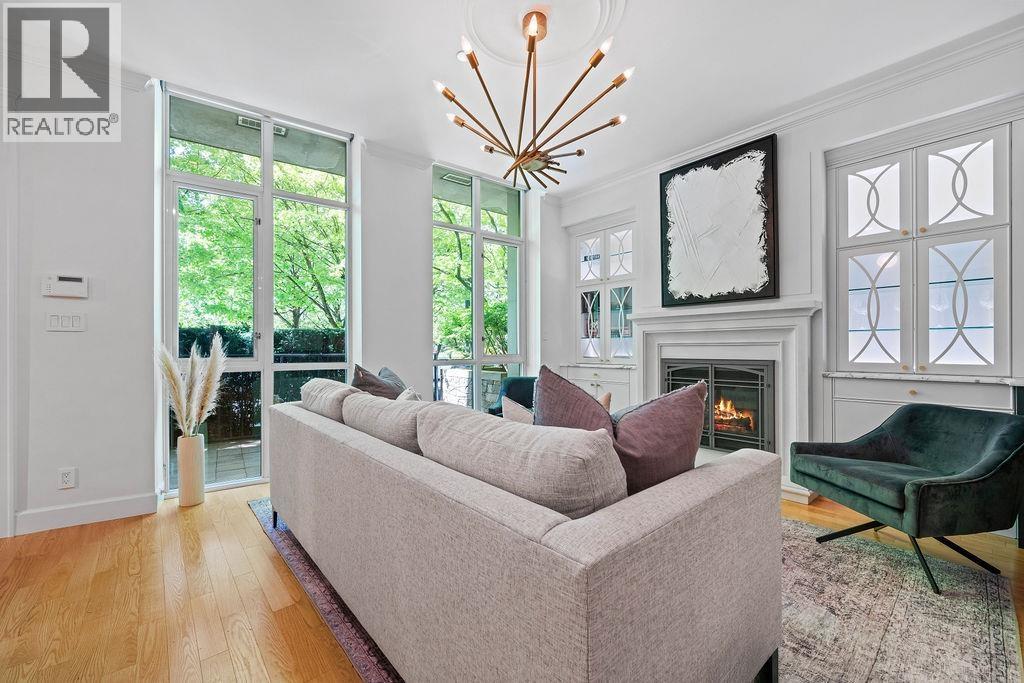 471 Beach Cres, Vancouver, BC V6Z 3B9