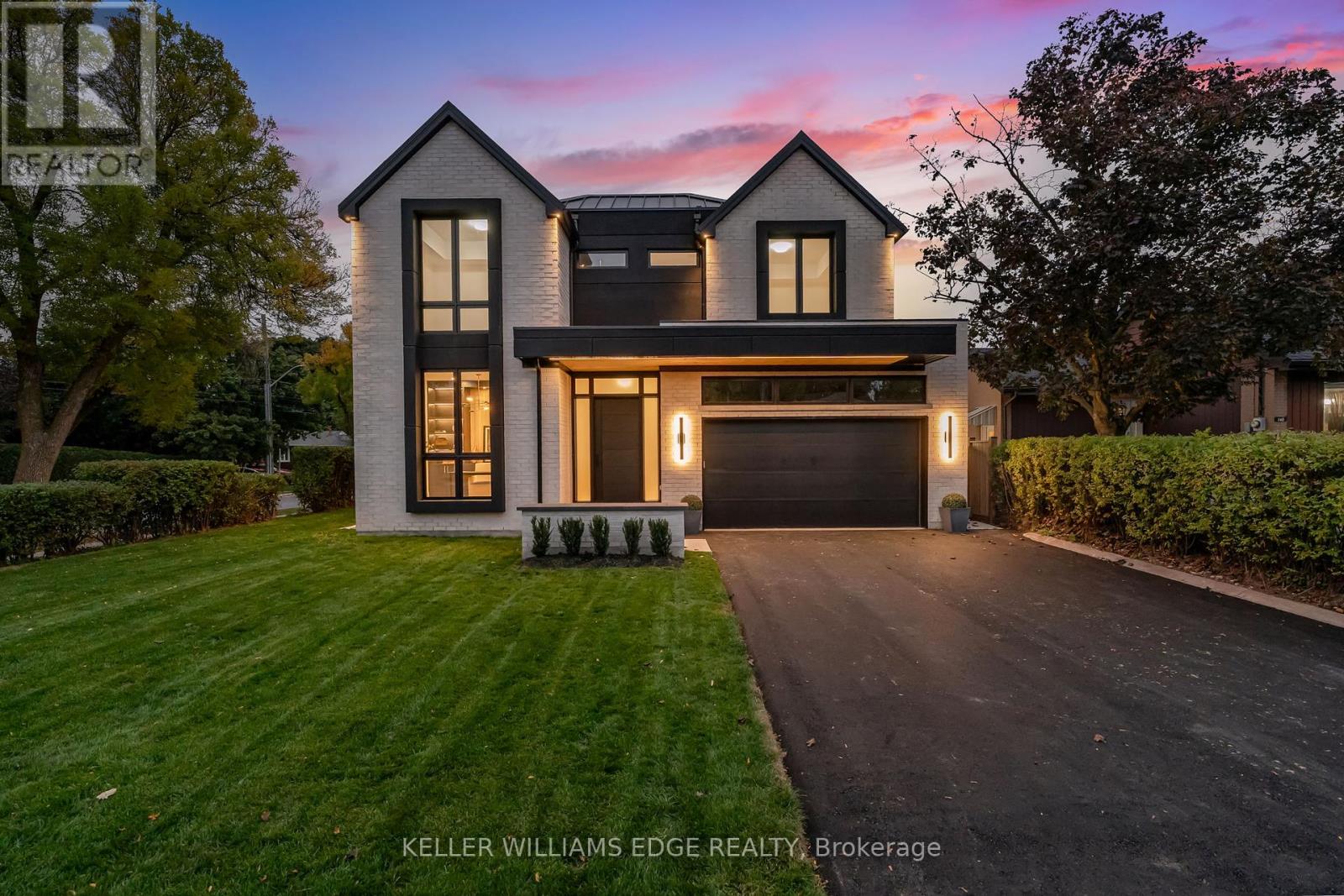 144 Mansfield Dr, Oakville, ON L6H 1K4