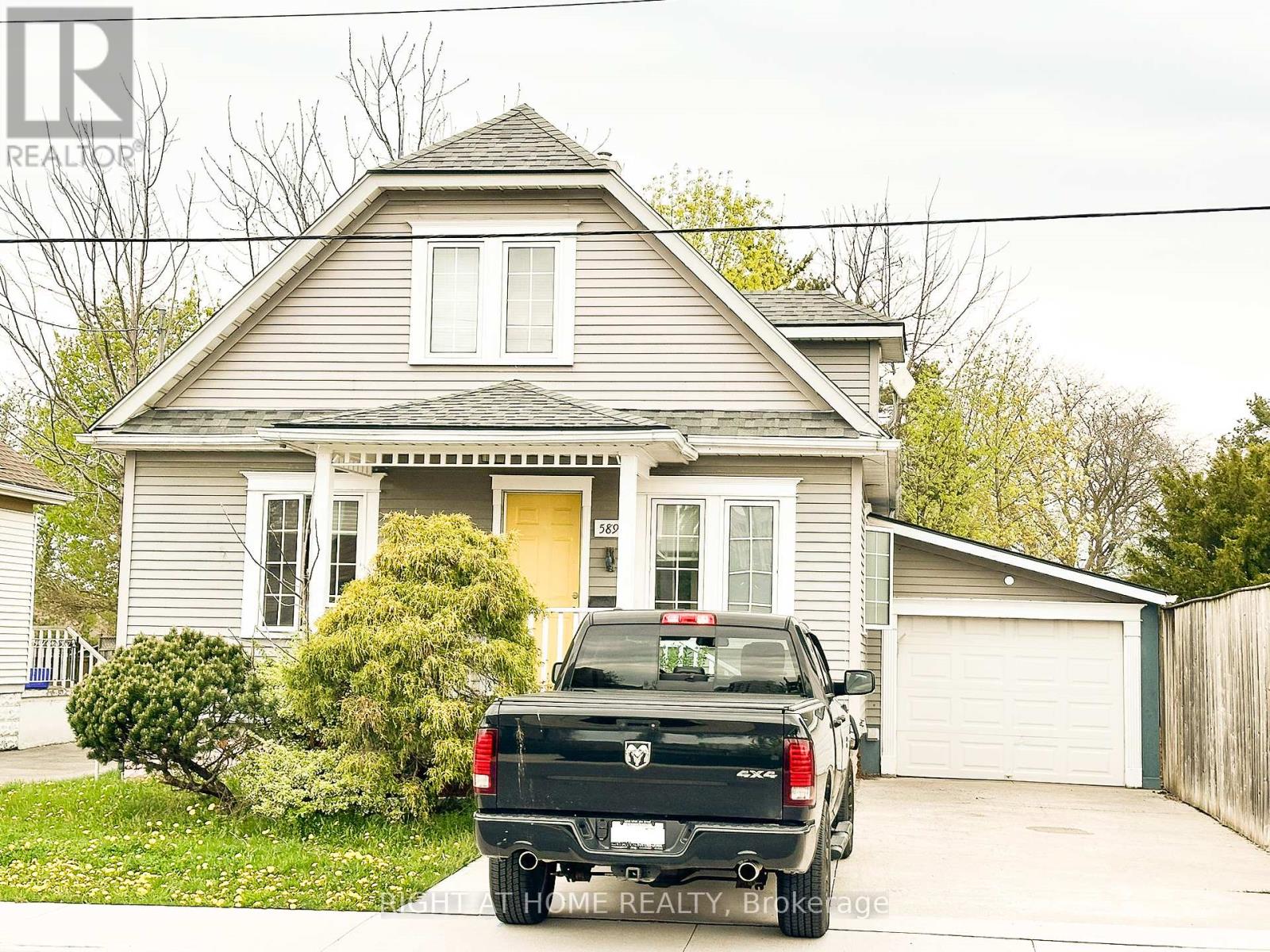 5893 Prospect St, Niagara Falls, ON L2G 1G9
