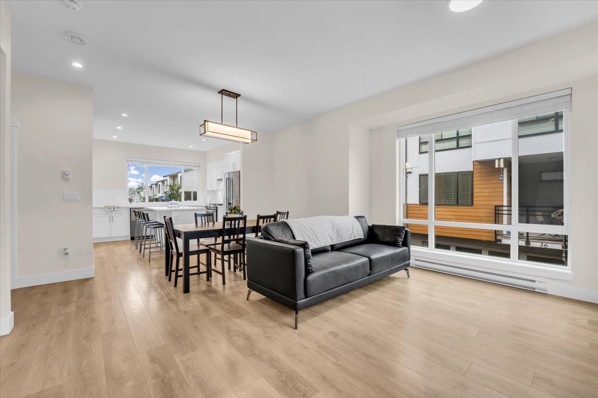16433 19 Avenue Unit 37, Surrey, BC V3Z 0Z1