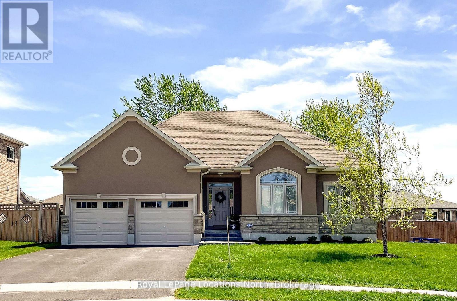 15 Patchell Ct, Springwater Elmvale, ON L0M 1P0