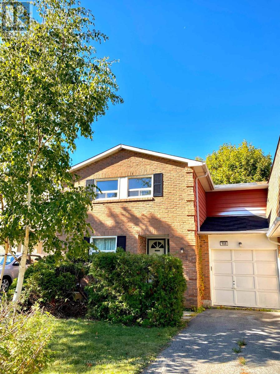108 Orchard Heights Blvd, Aurora, ON L4G 2Z9