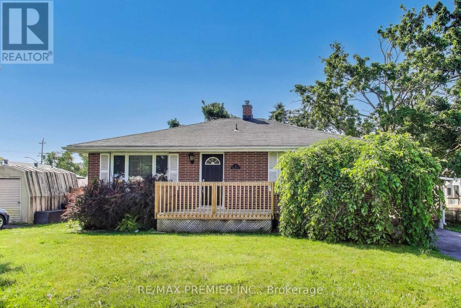 5 Golfdale Rd, Barrie, ON L4N 6R5