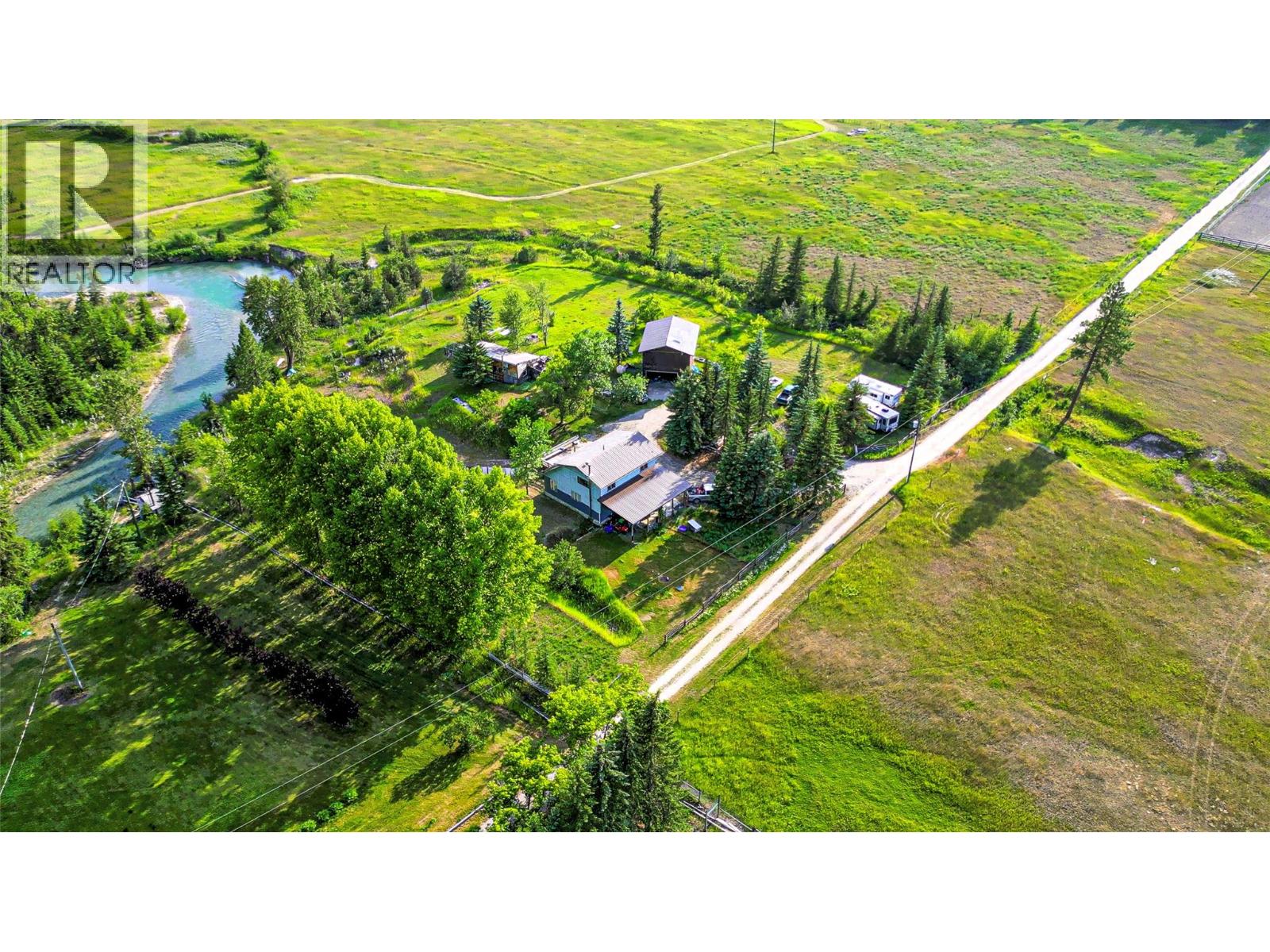 3560 Island Pond Rd, Skookumchuck, BC V0B 2E0