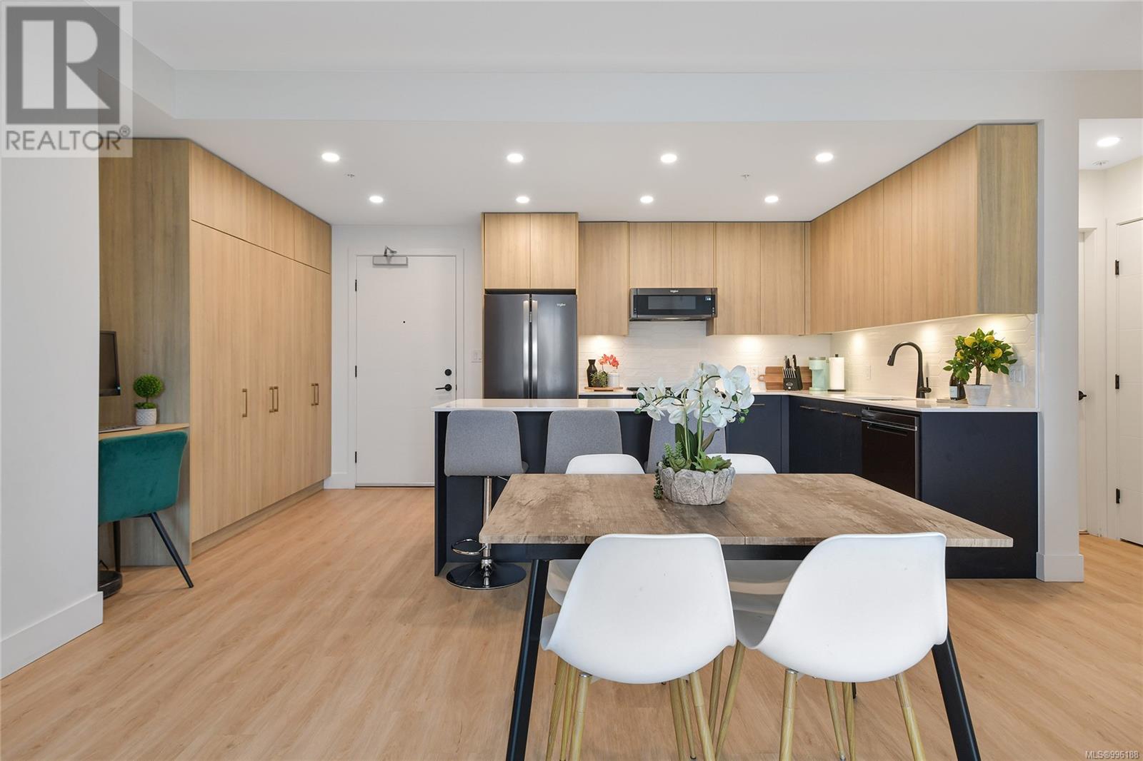 920 Reunion Ave Unit 236 Ave, Langford, BC V9B 0W8