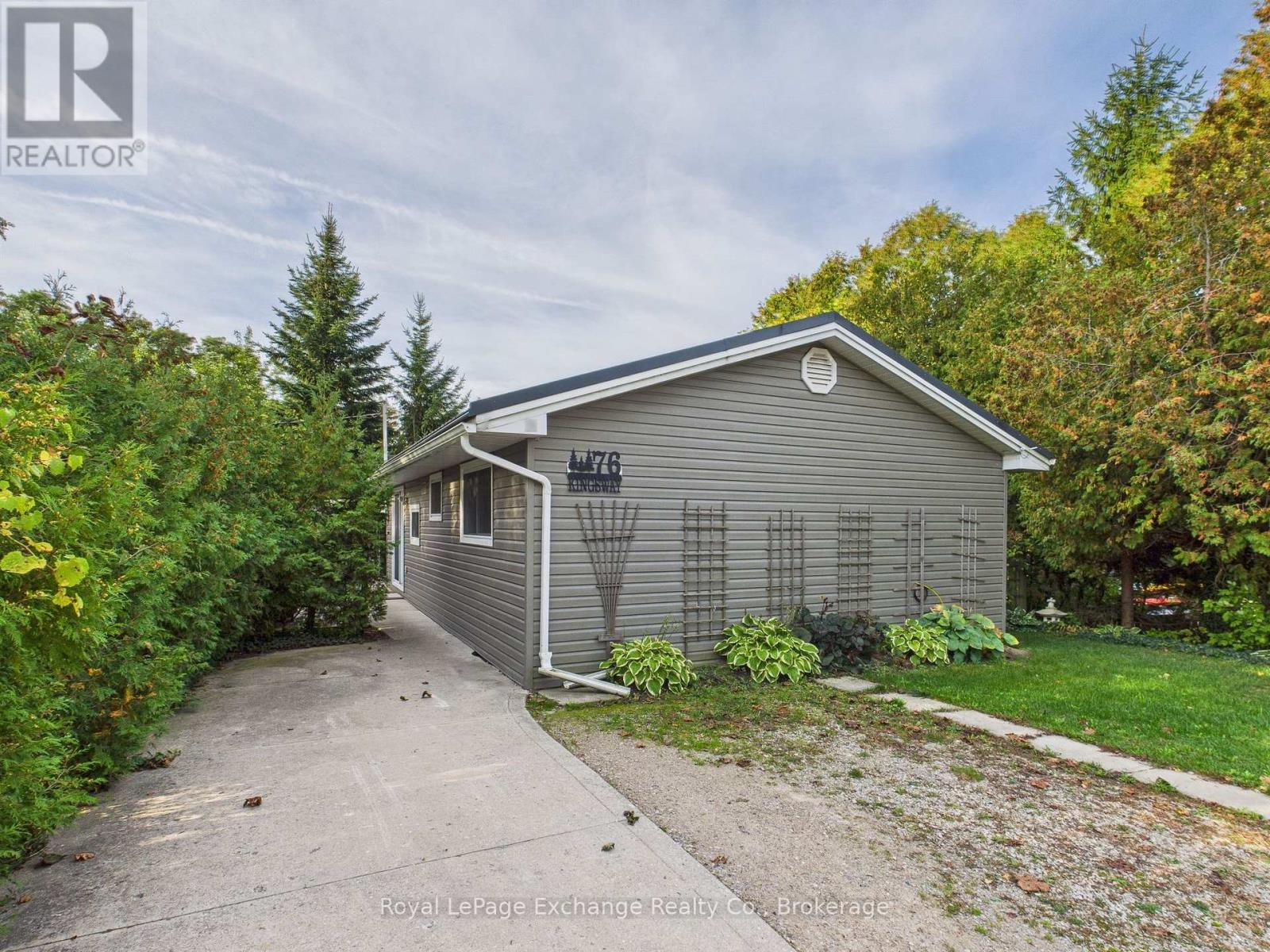 76 Kingsway St, Kincardine, ON N2Z 1B3