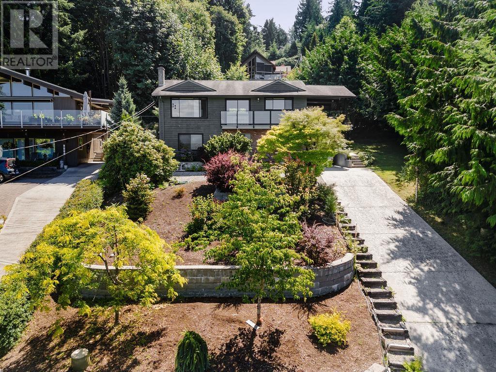 6950 Porpoise Dr, Sechelt, BC V7Z 0C8