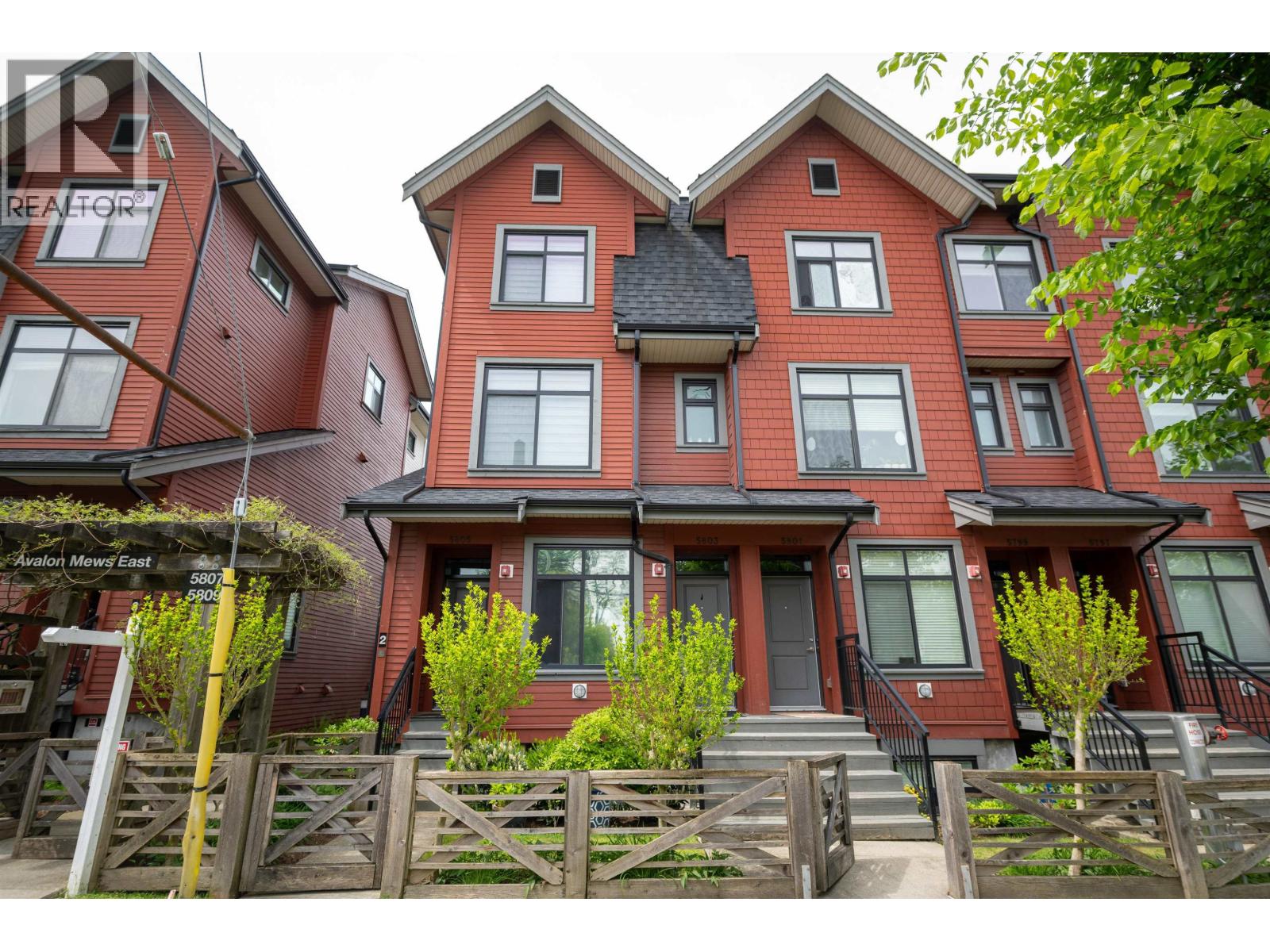 5805 Wales St, Vancouver, BC V5R 0E6
