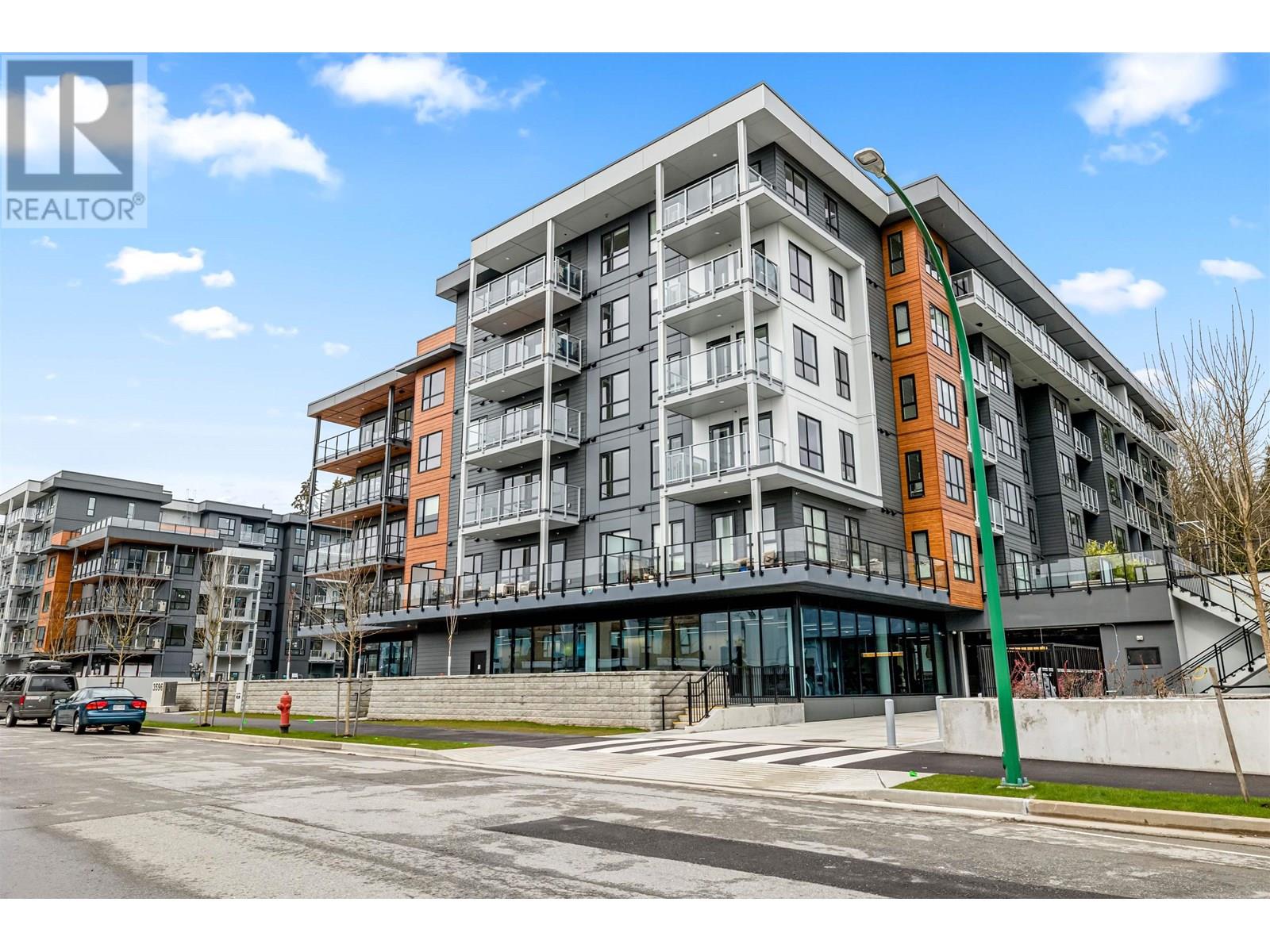 3596 Malsum Drive Unit 408, North Vancouver, BC V7G 0B2