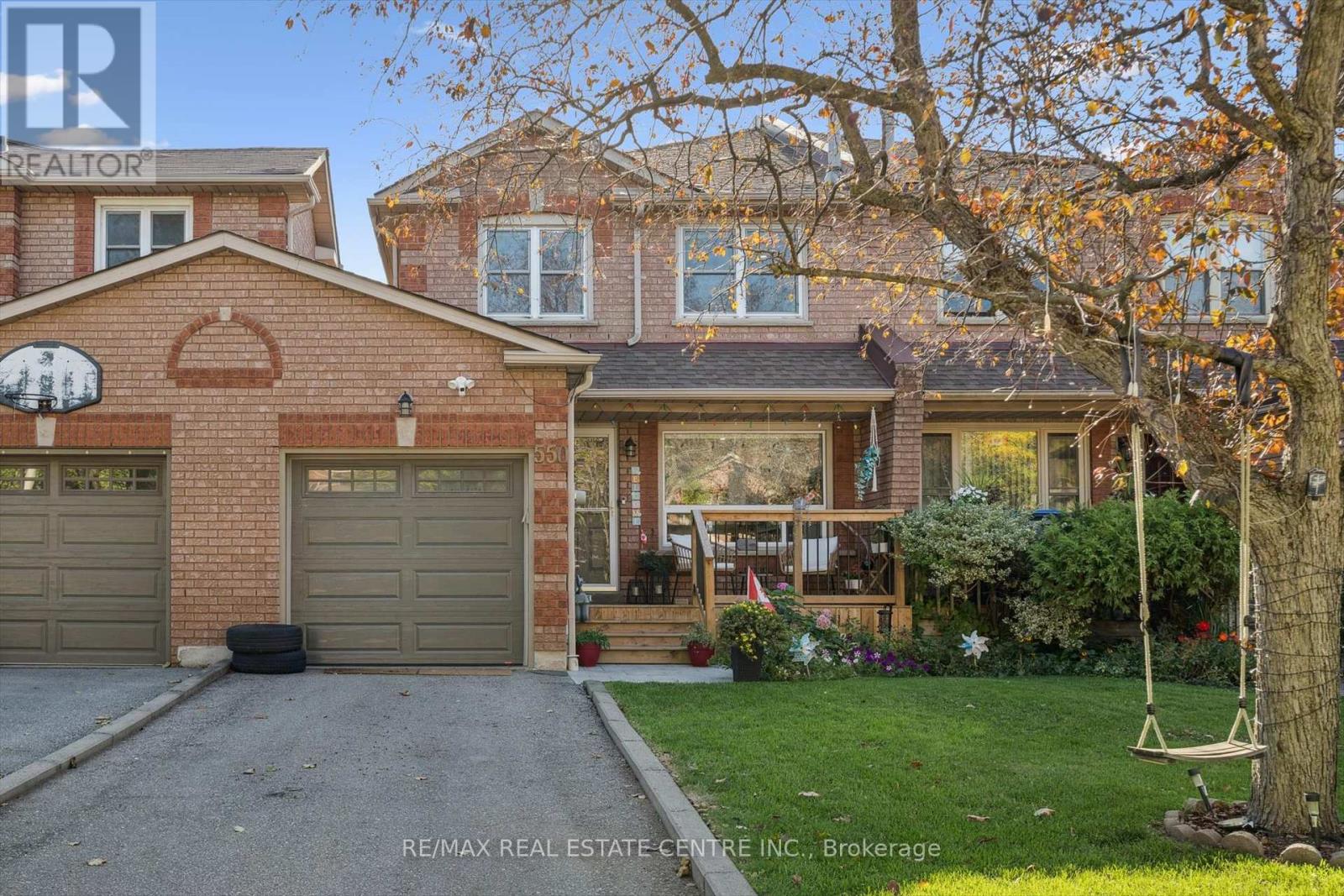 550 Ashprior Ave, Mississauga Hurontario, ON L5R 3N2