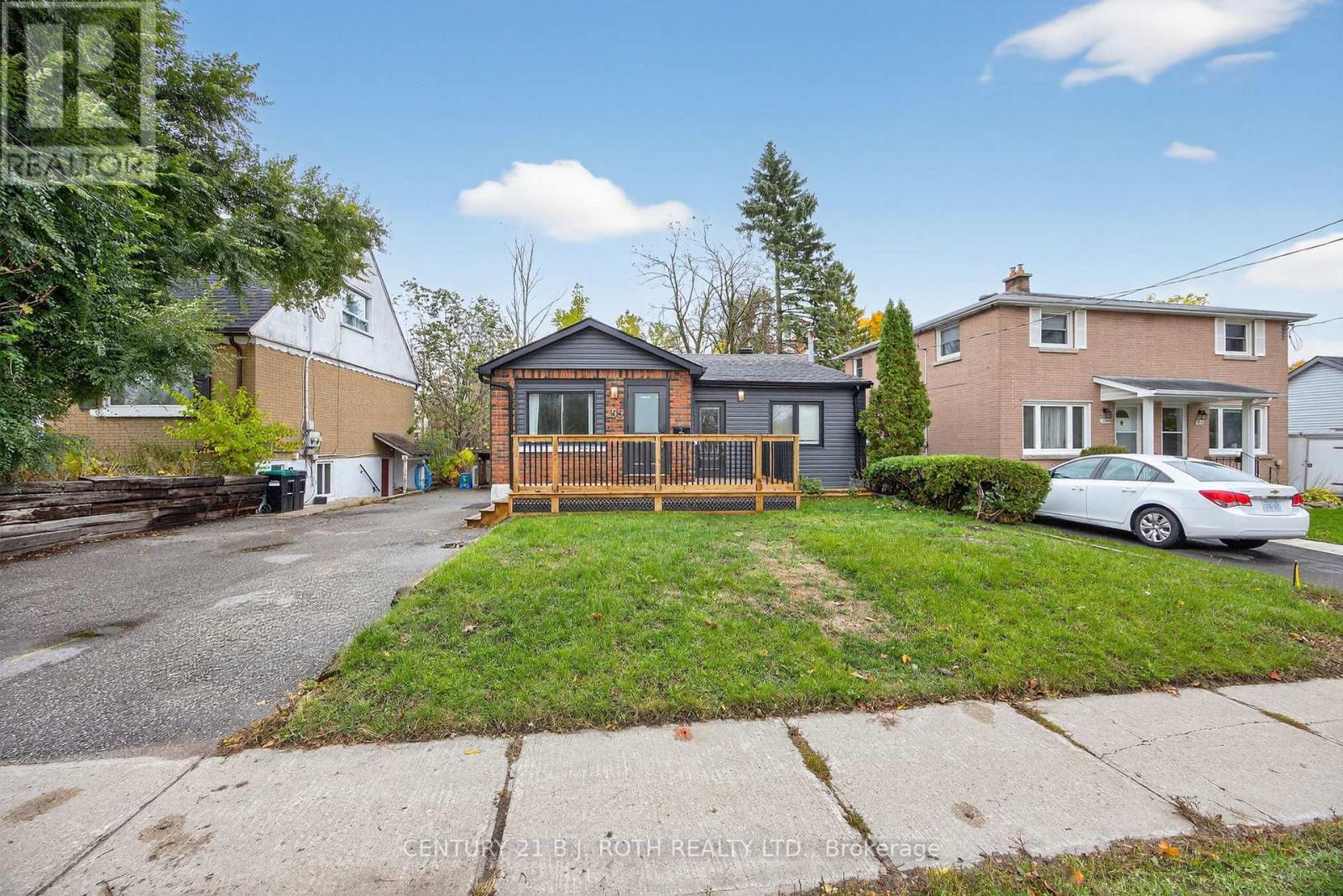 155 Penetang St, Barrie, ON L4M 1V9