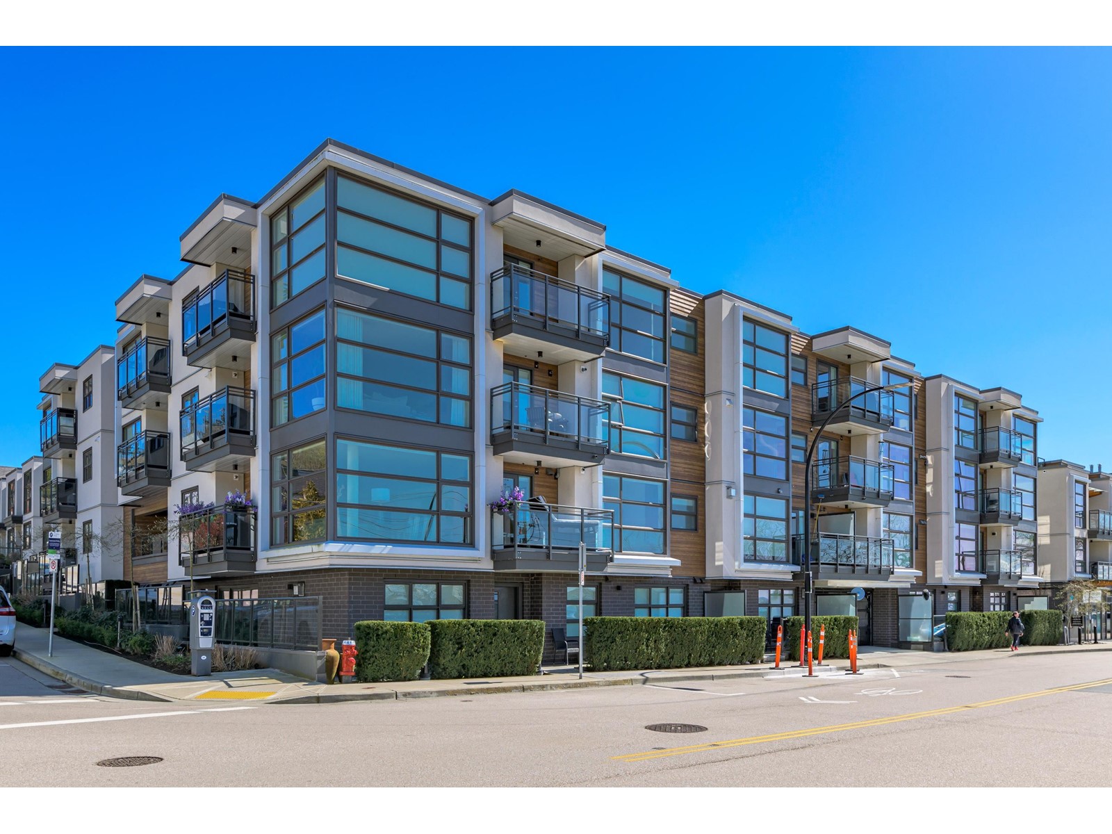 1160 Oxford Street Unit 203, White Rock, BC V4B 0B3