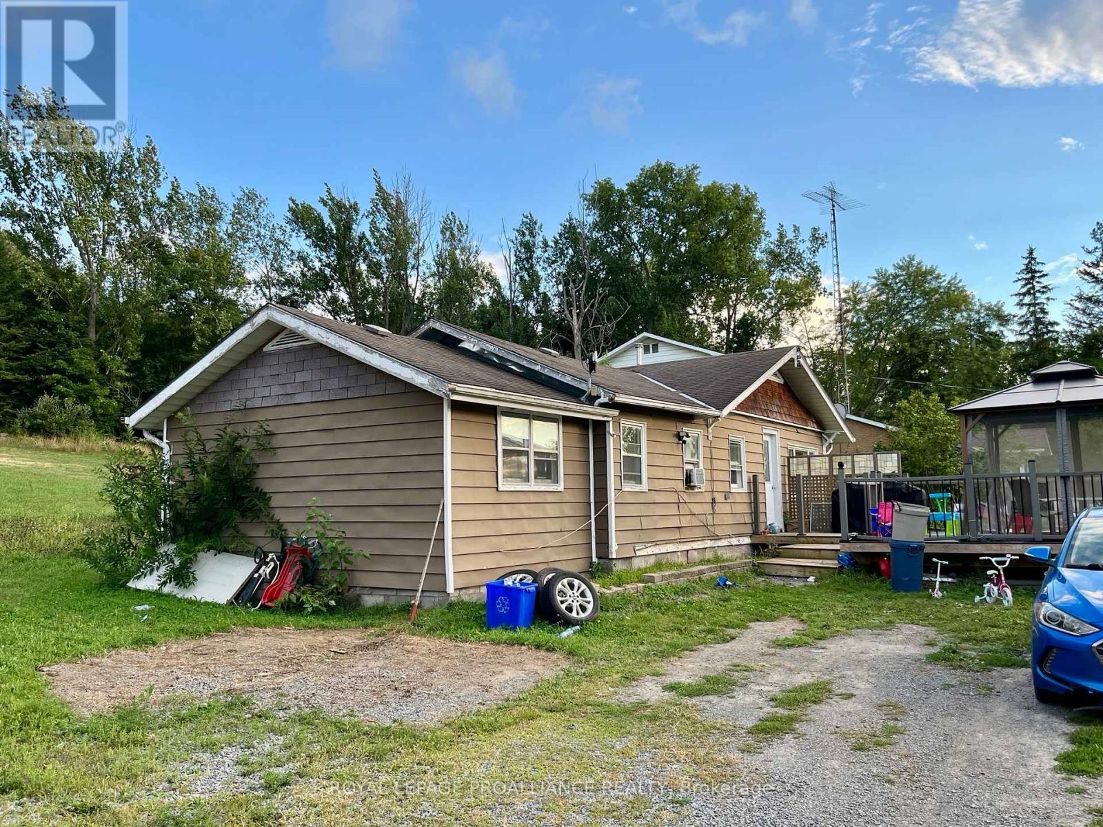 2251 County Road 3, Prince Edward County Ameliasburgh, ON K0K 1L0