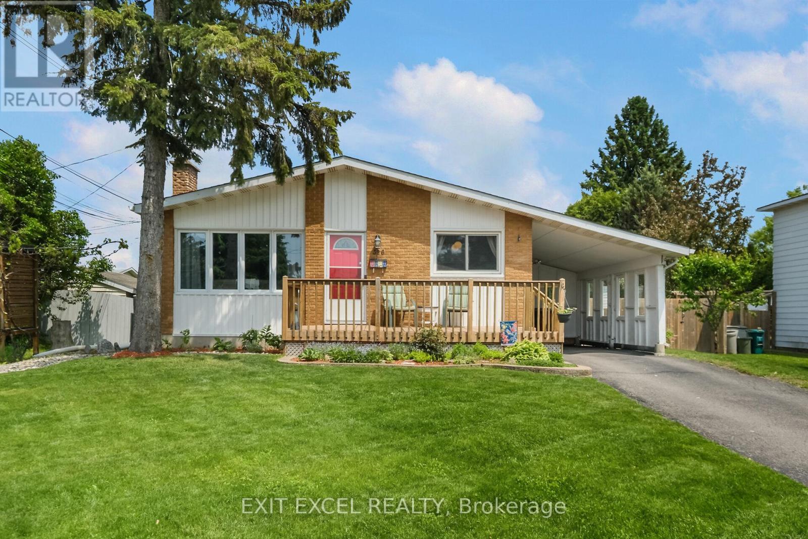396 Roxdale Ave, Ottawa, ON K1E 1V5