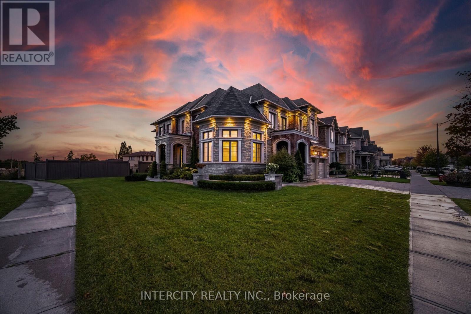 29 Chiming Rd, Brampton, ON L6P 4E1