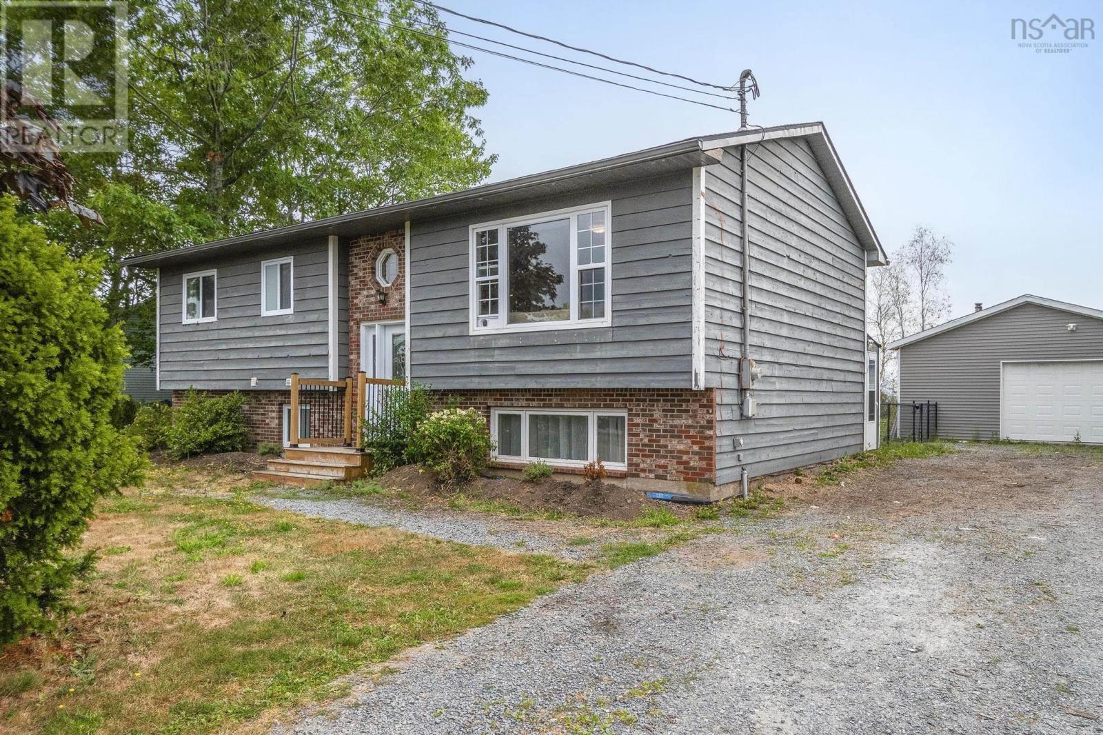 16 Ridgeview St, Milford, NS B0N 1Y0