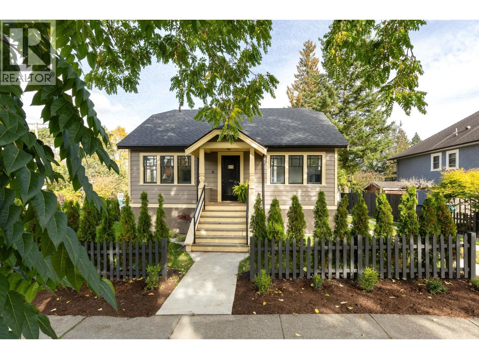 631 Second St, New Westminster, BC V3L 2M6