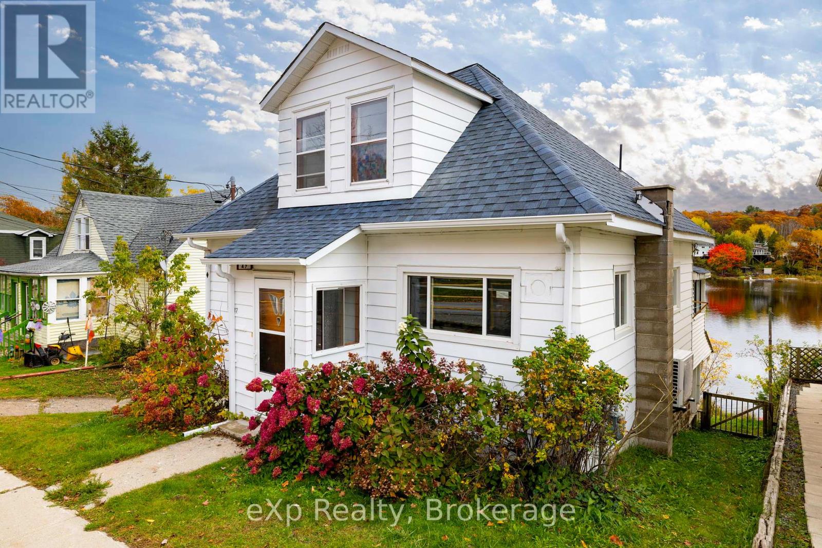 47 William St, Parry Sound, ON P2A 1V2