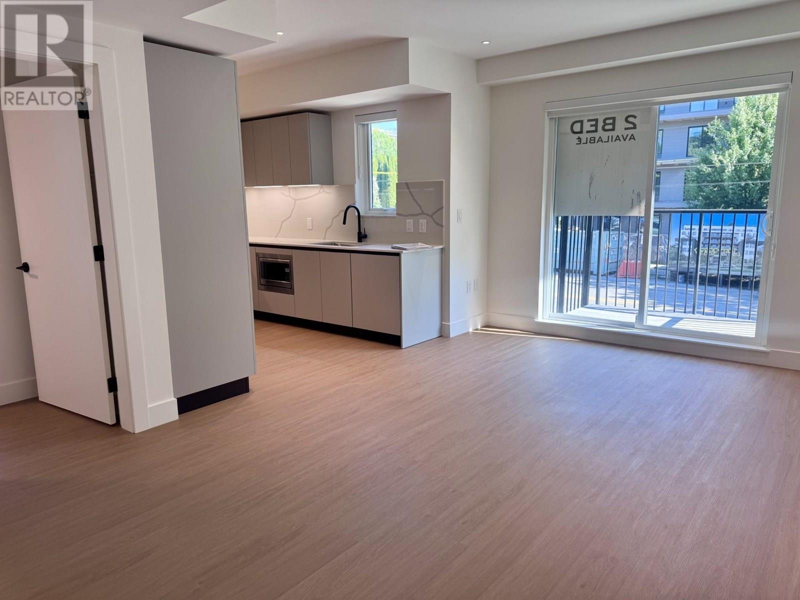 2235 E Broadway Unit 203, Vancouver, BC V5N 0J5
