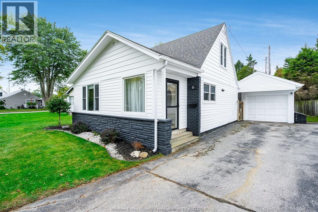 85 Orange St, Leamington, ON N8H 1R1