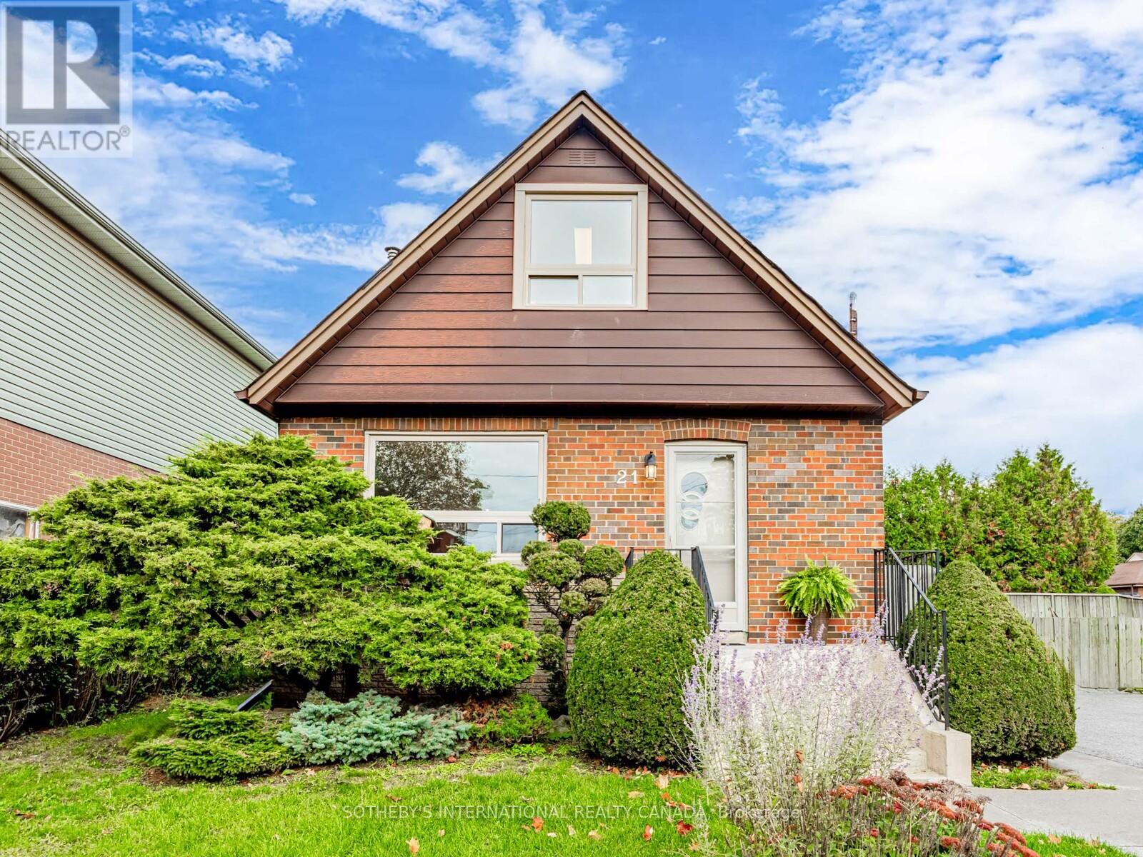 21 Tripp Cres, Toronto Dorset Park, ON M1P 1B4