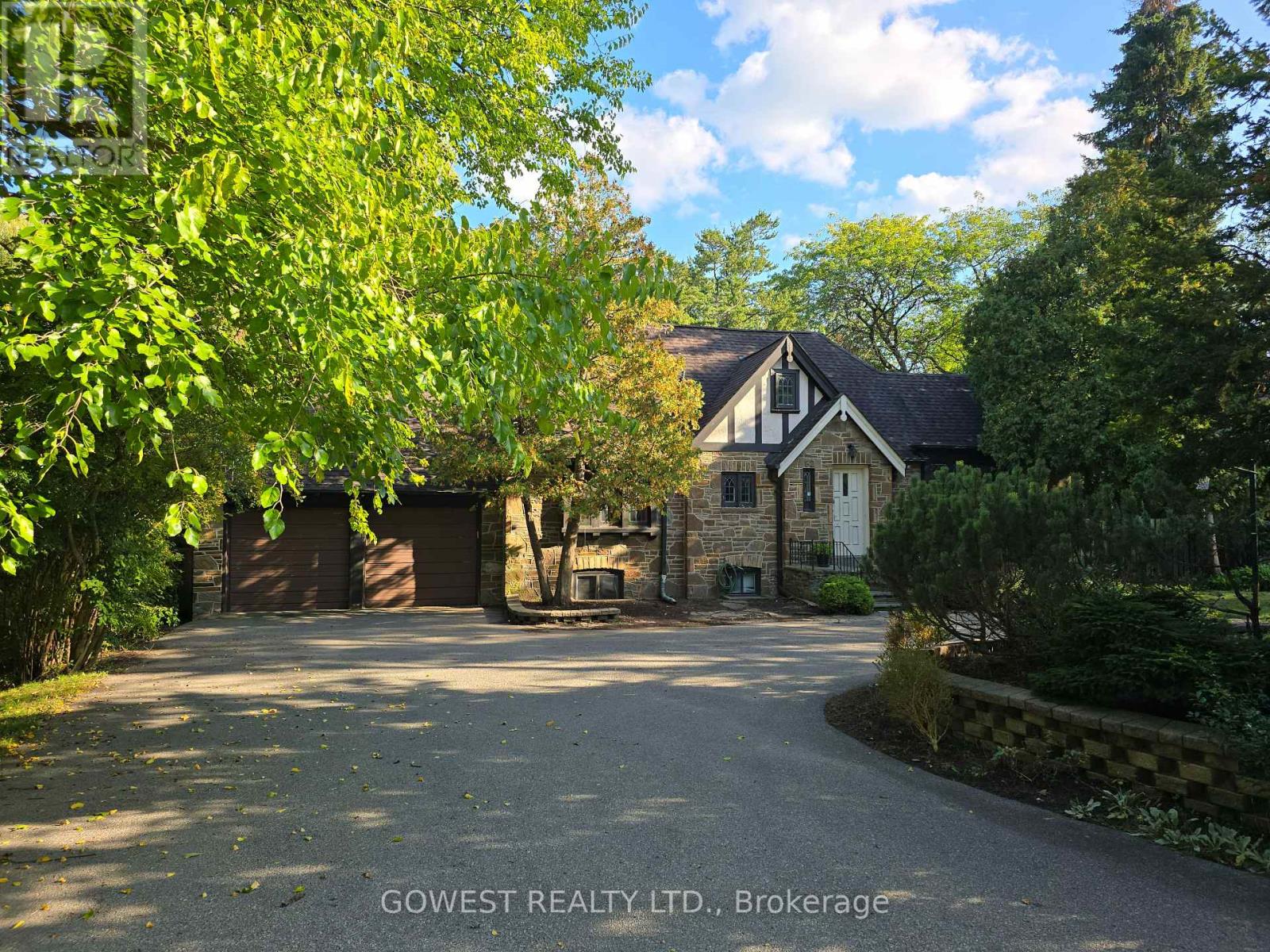 62 Pinewood Trl, Mississauga, ON L5G 2L1