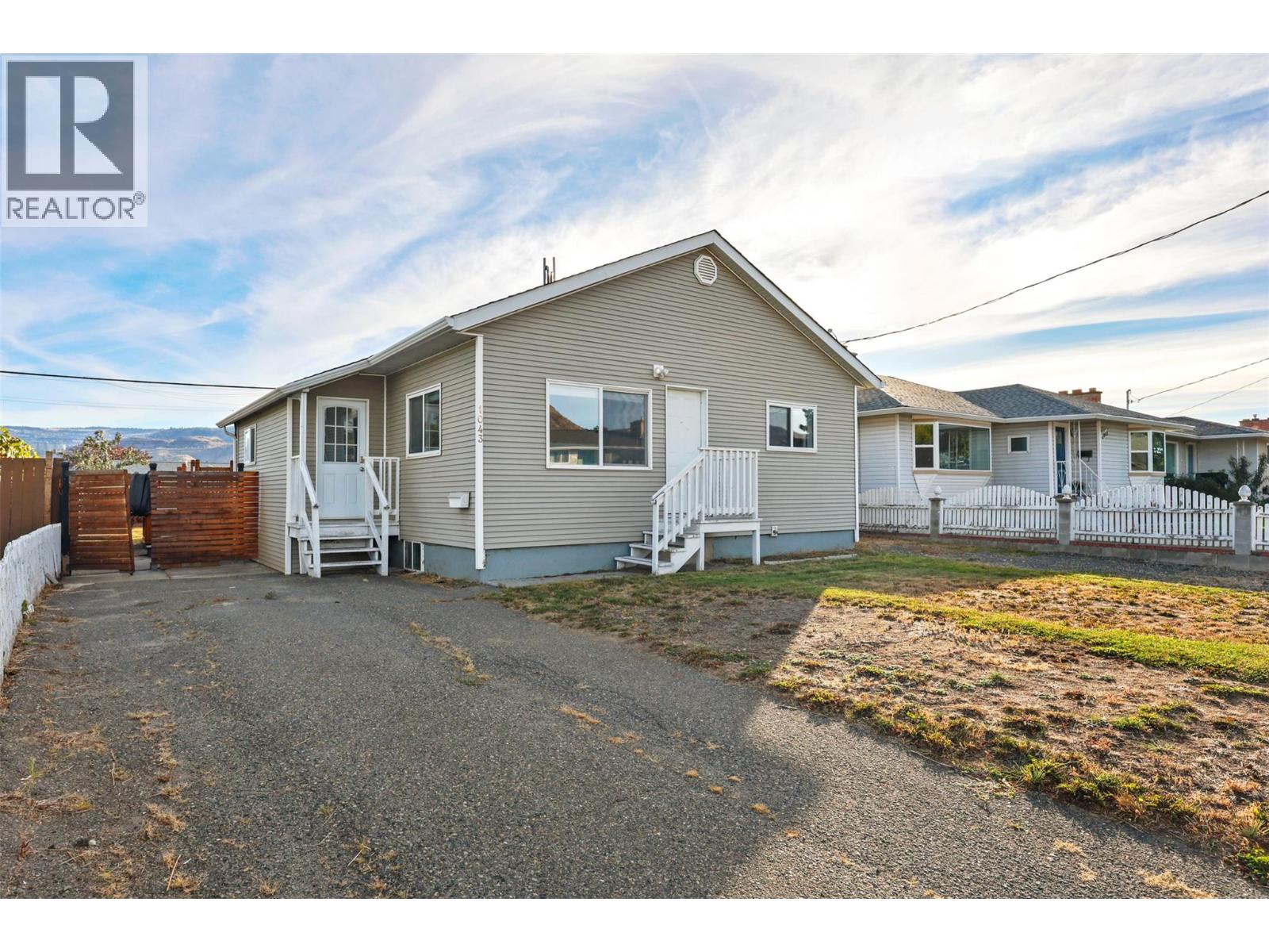 1043 Sherbrooke Ave, Kamloops, BC V2B 1W4