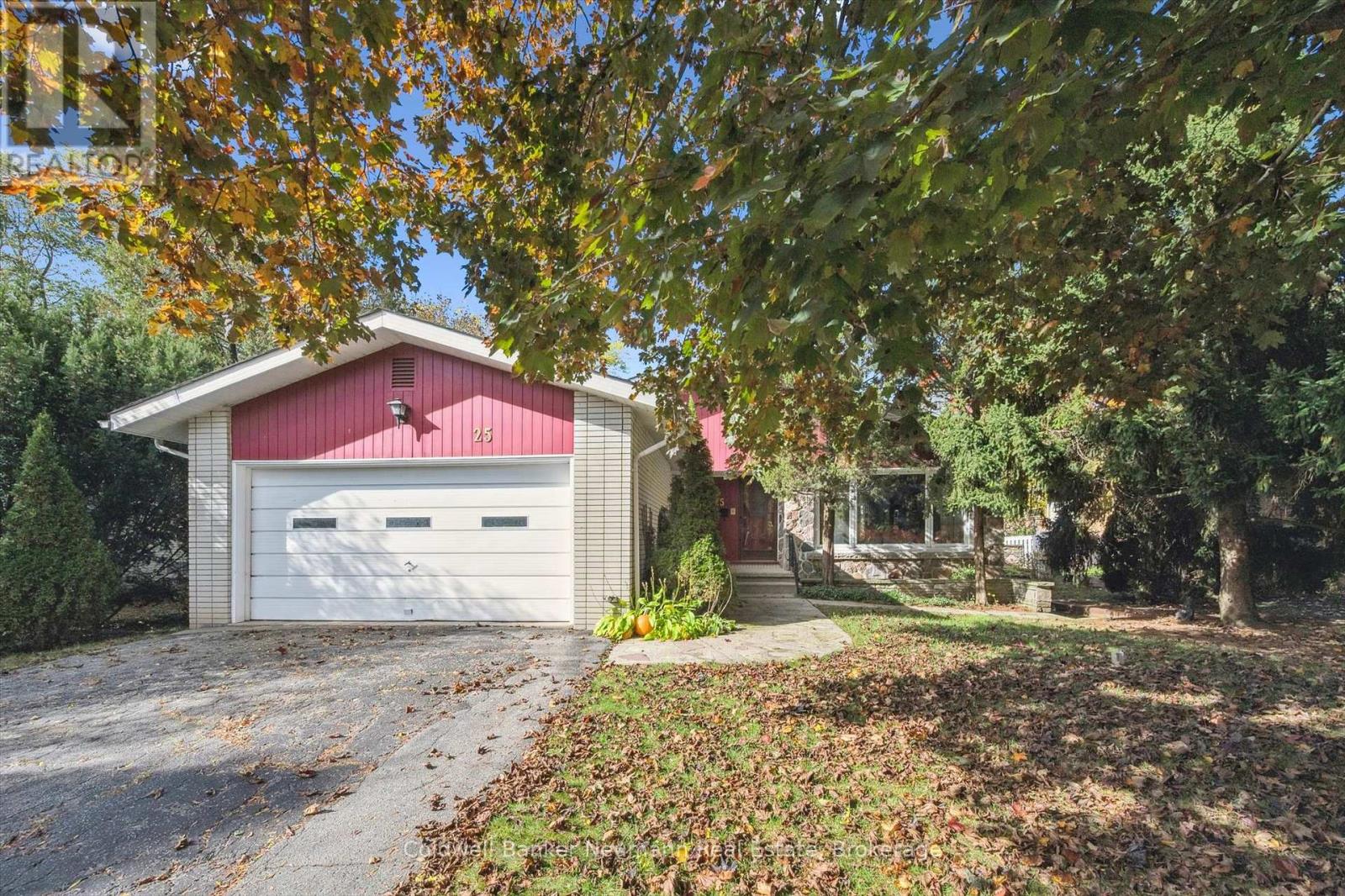 25 Oak St, Guelph Kortright West, ON N1G 2N1