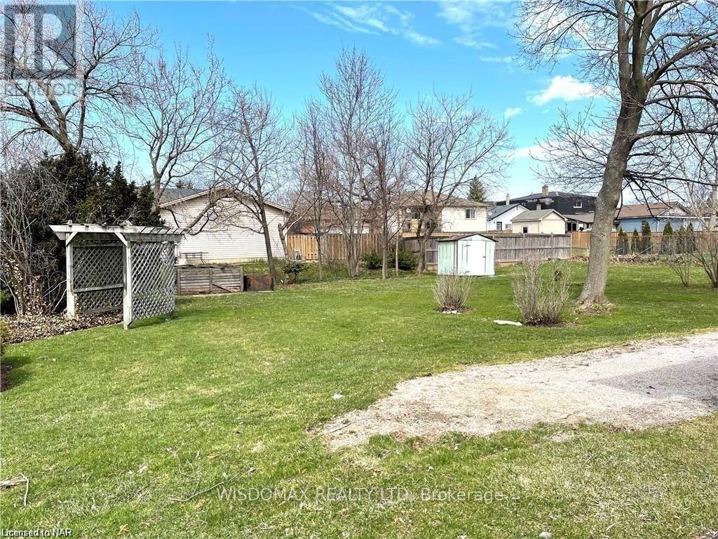 4758 Paddock Trail Dr, Niagara Falls, ON L2H 2T2